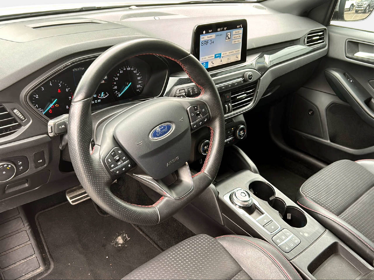 FORD Focus Station Wagon 1.0i EcoB 125 ST-Line-image-11