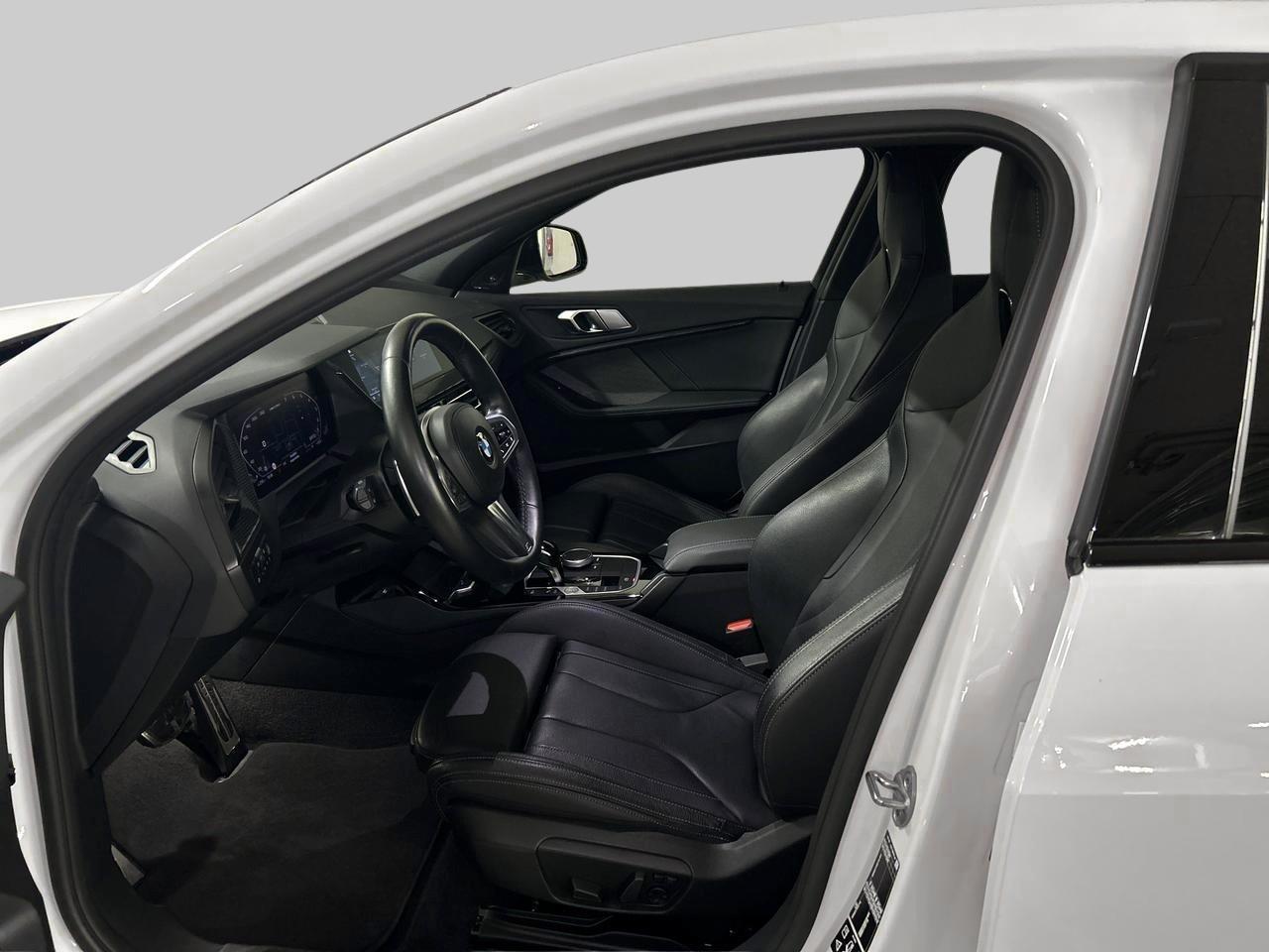 BMW M135i xDrive-image-14