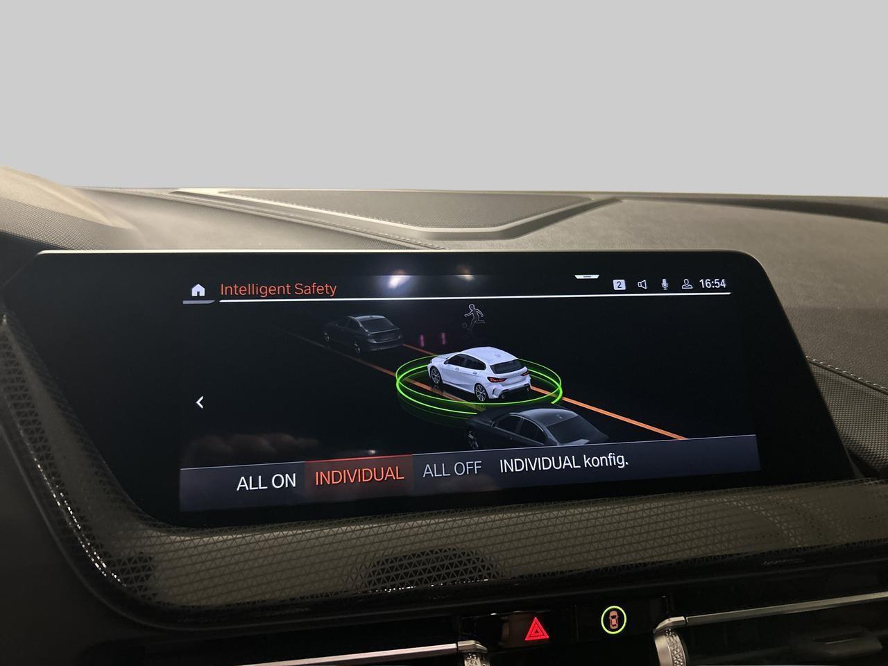 BMW M135i xDrive-image-22