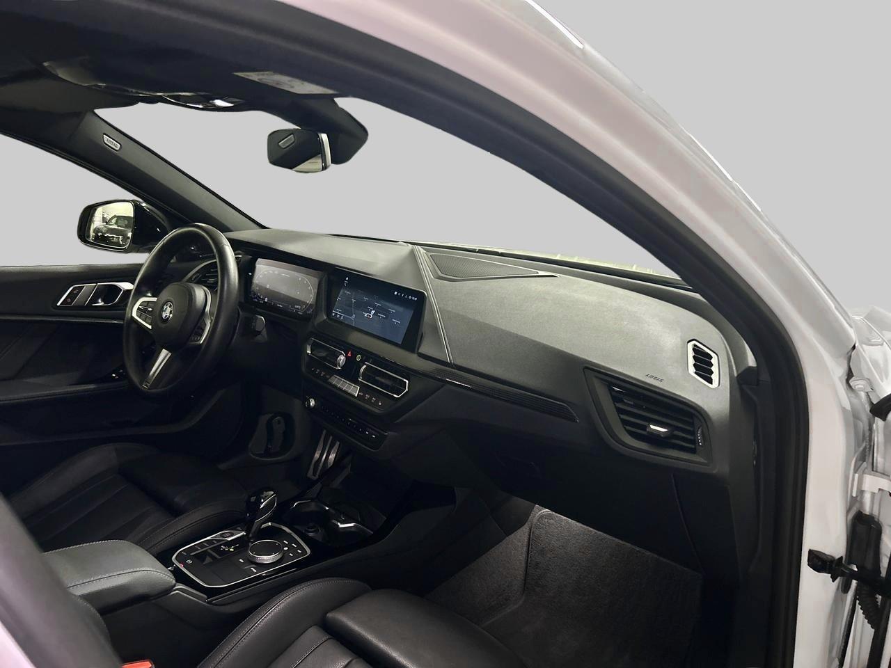 BMW M135i xDrive-image-13