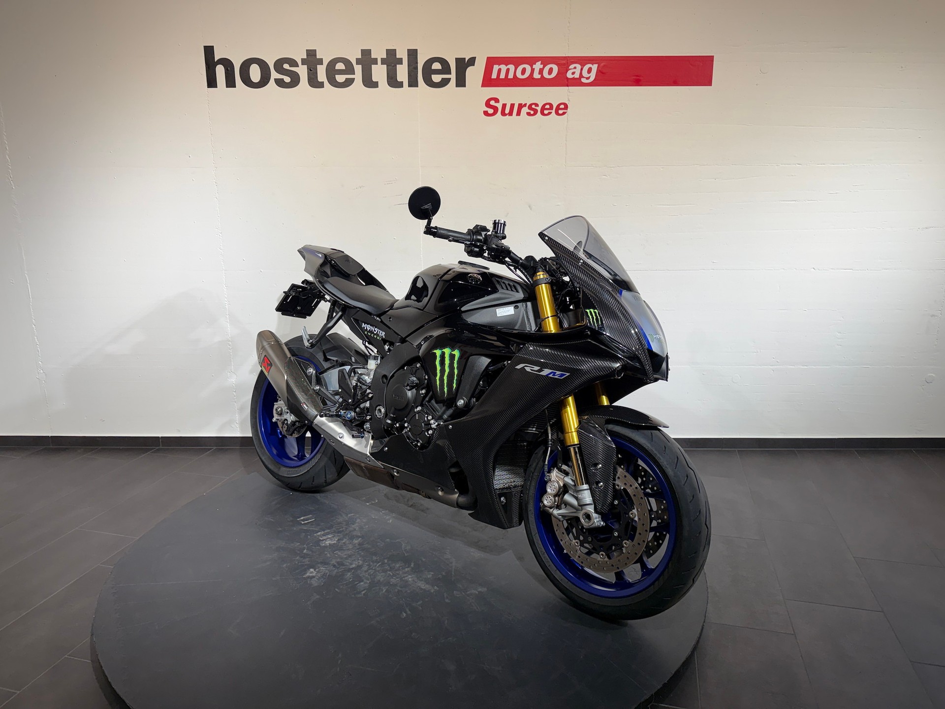 YAMAHA R1M