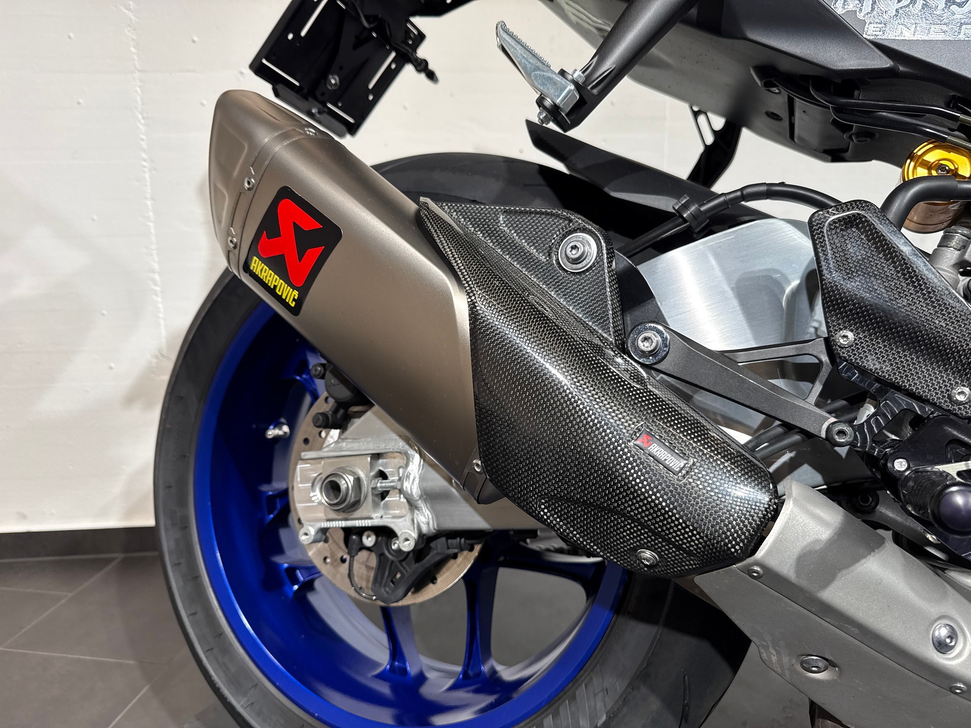 YAMAHA R1M-image-8