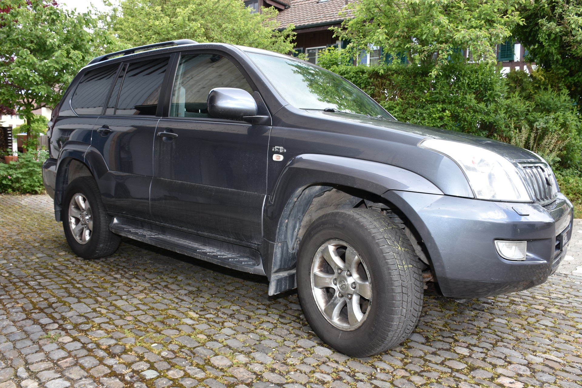 TOYOTA LAND CRUISER-image-1
