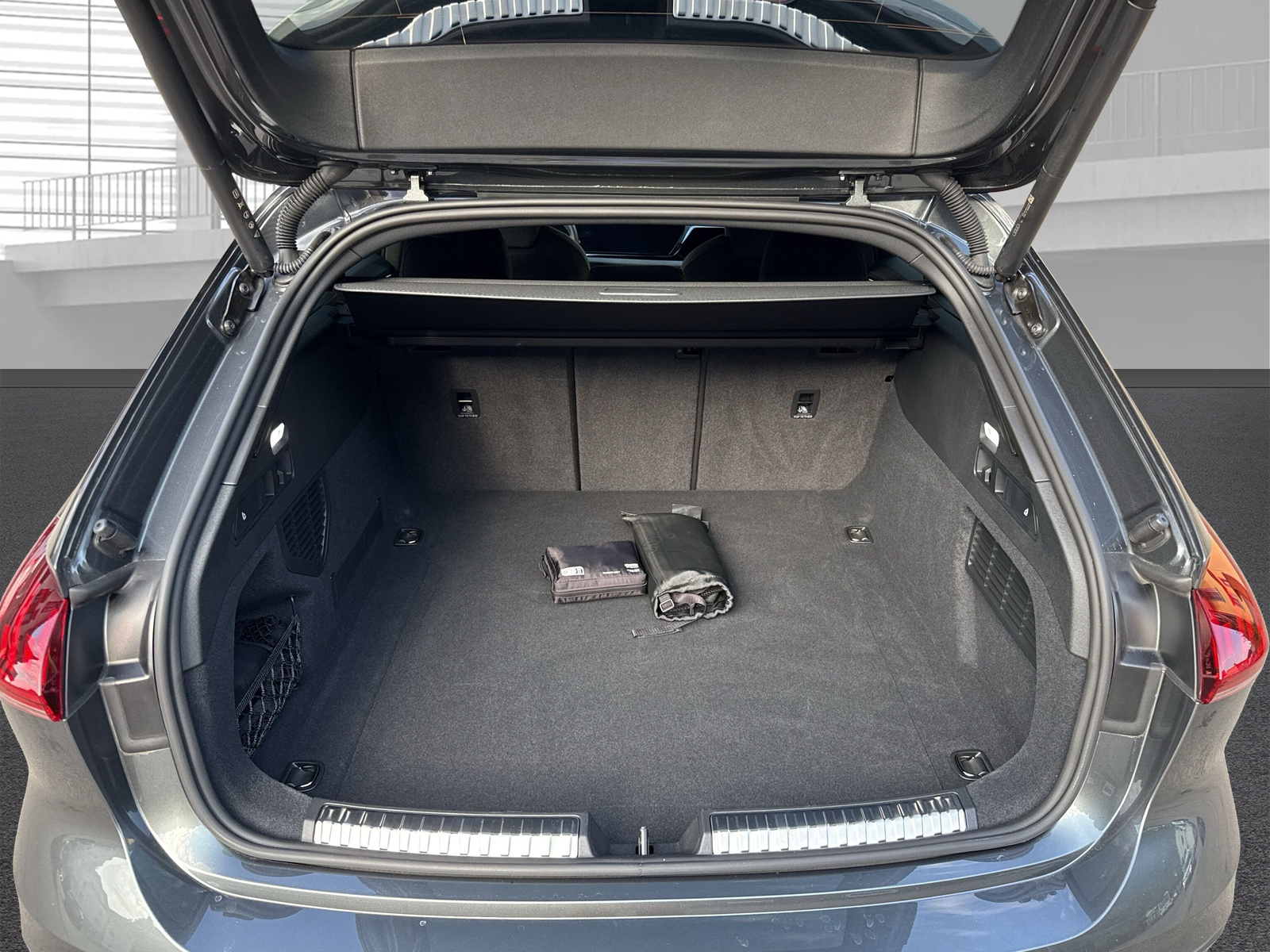 AUDI A5 Avant 2.0 TDI S-tronic S-line-image-22
