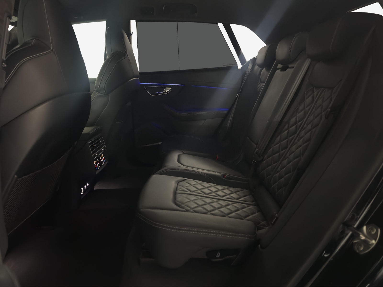 AUDI SQ8 50 TDI quattro tiptronic-image-11