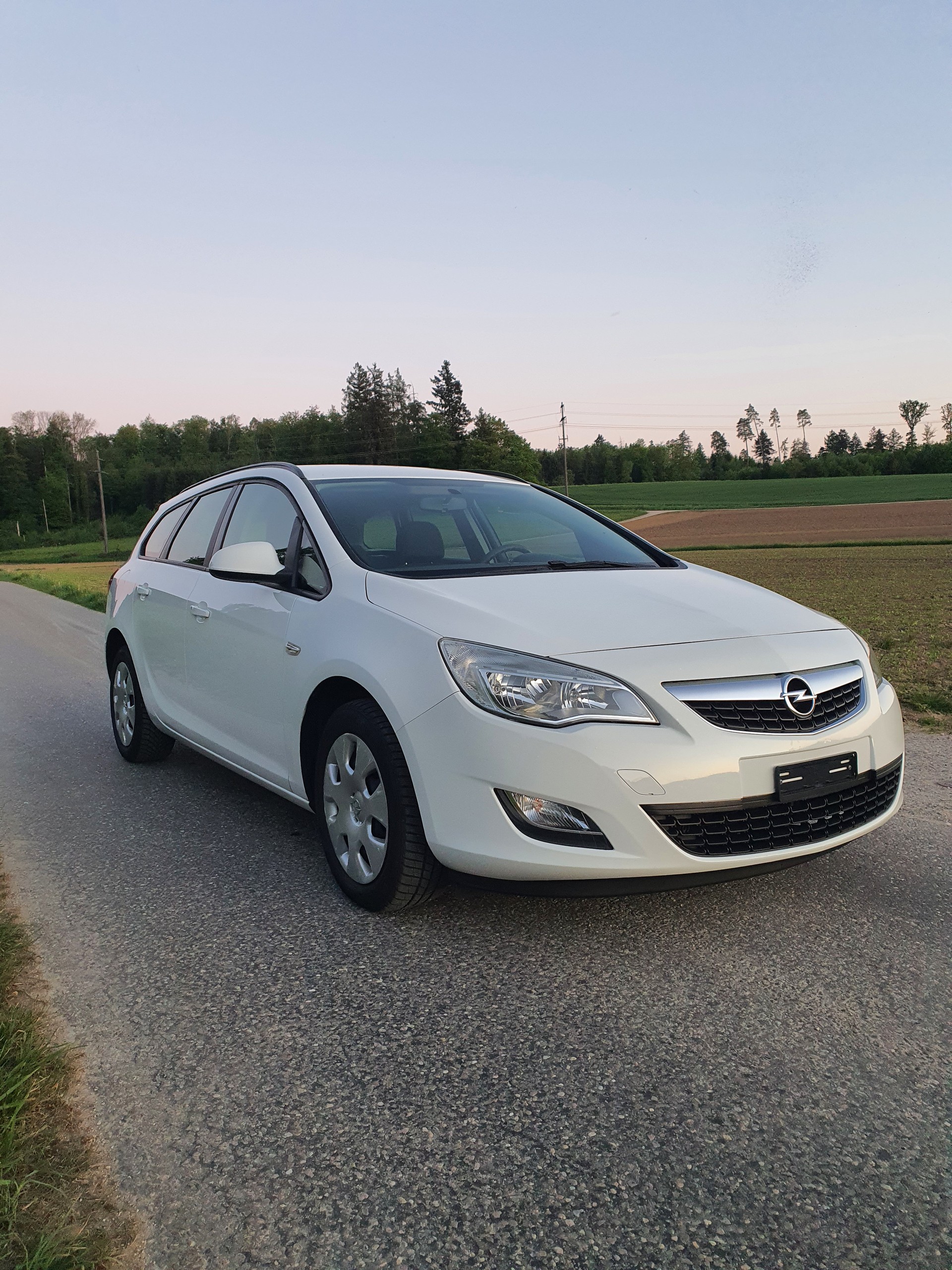 OPEL Astra SportsTourer 1.4i 16V Enjoy