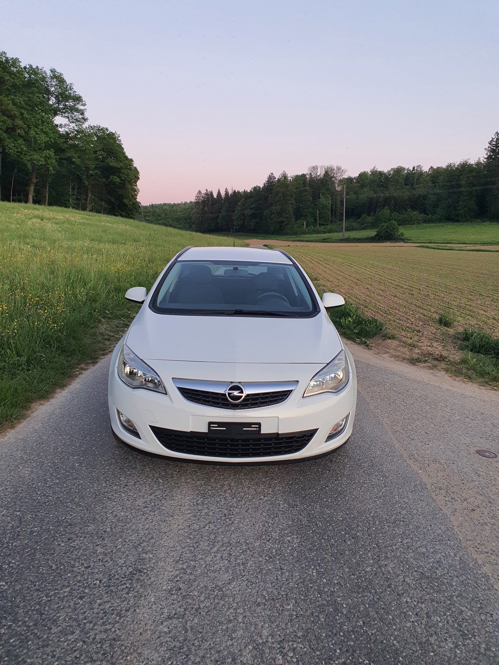 OPEL Astra SportsTourer 1.4i 16V Enjoy-image-1