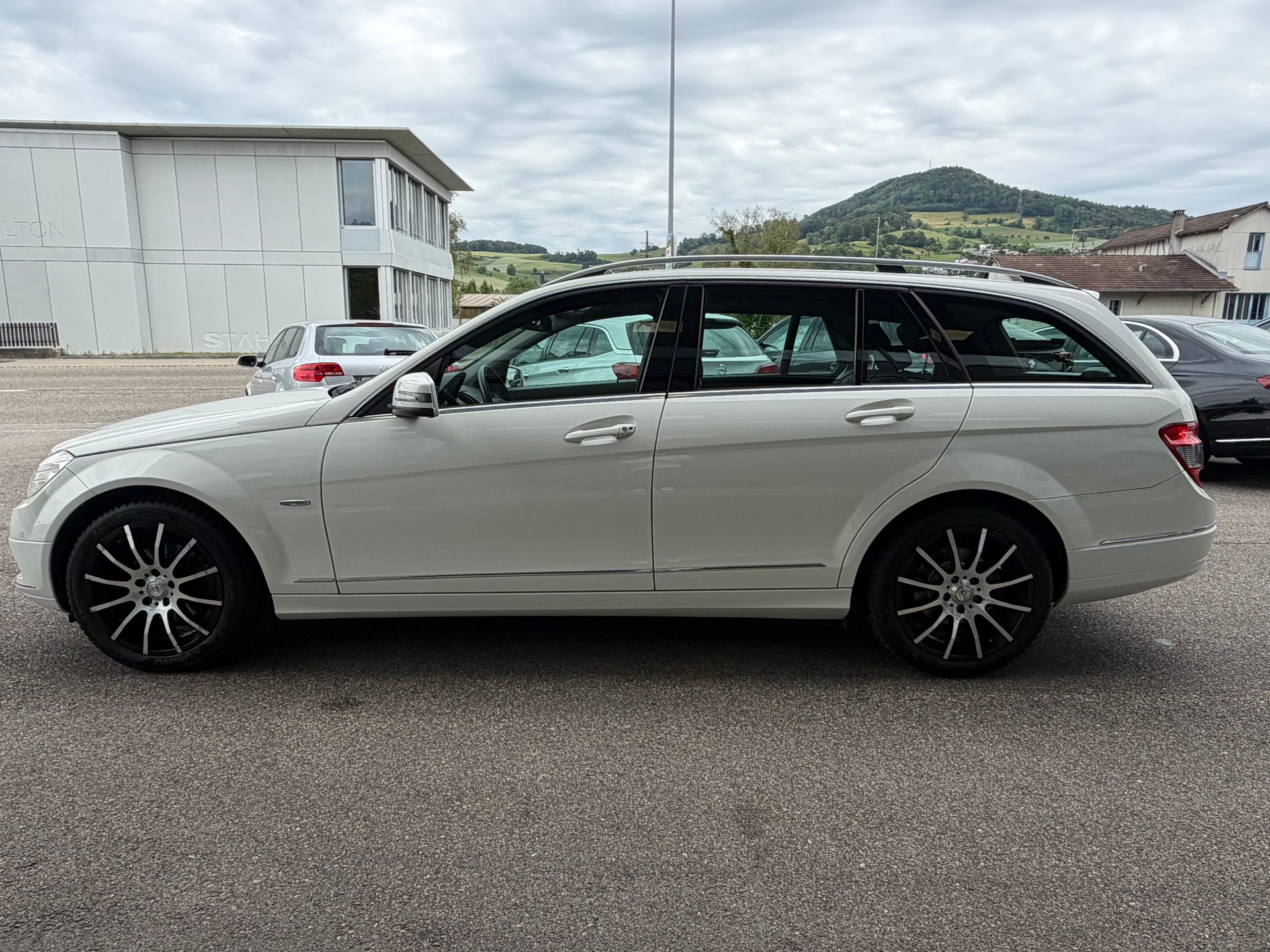 MERCEDES-BENZ C 180 Kompressor BlueEff. Avantgarde Aut.-image-9