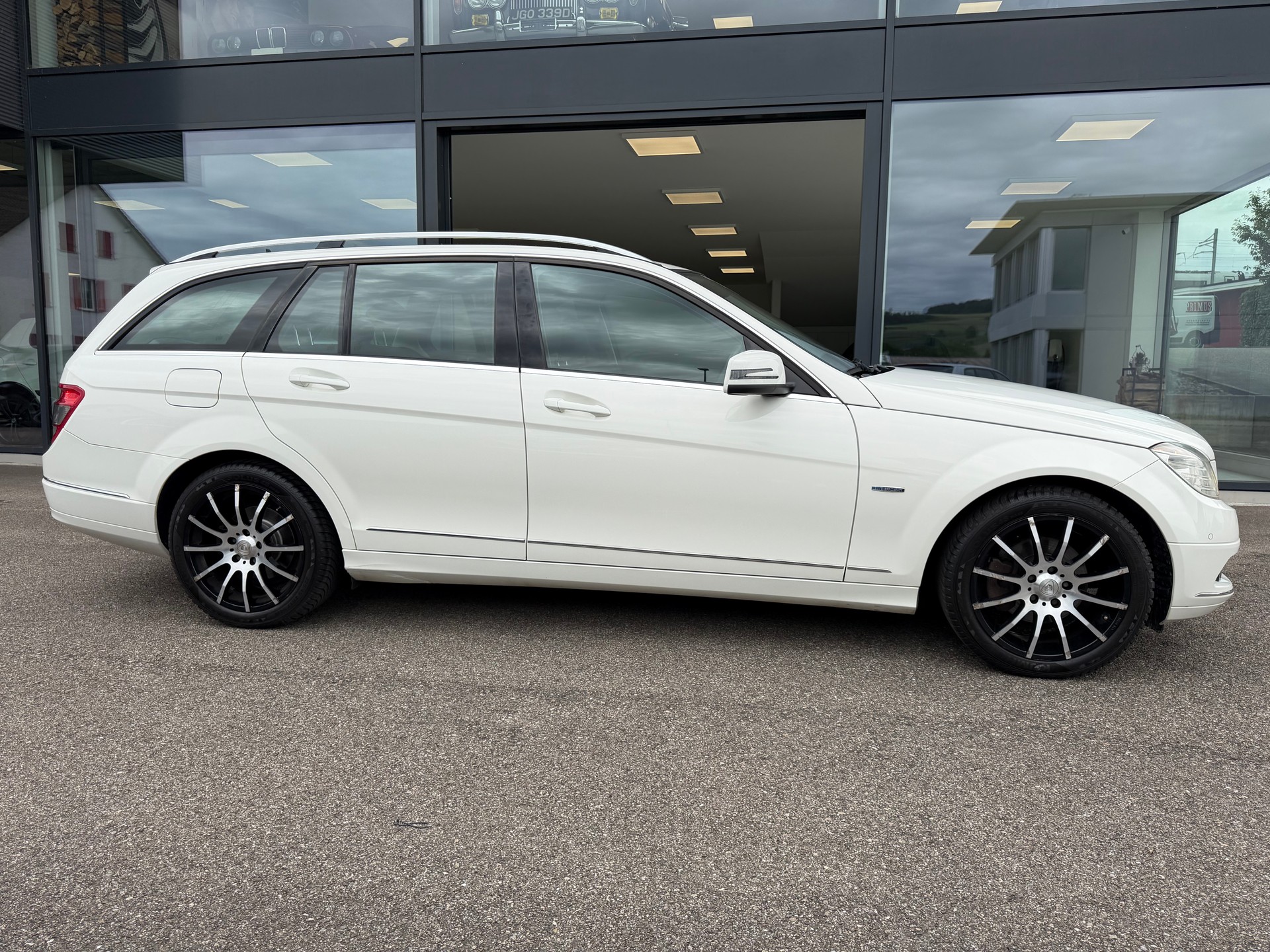 MERCEDES-BENZ C 180 Kompressor BlueEff. Avantgarde Aut.-image-2