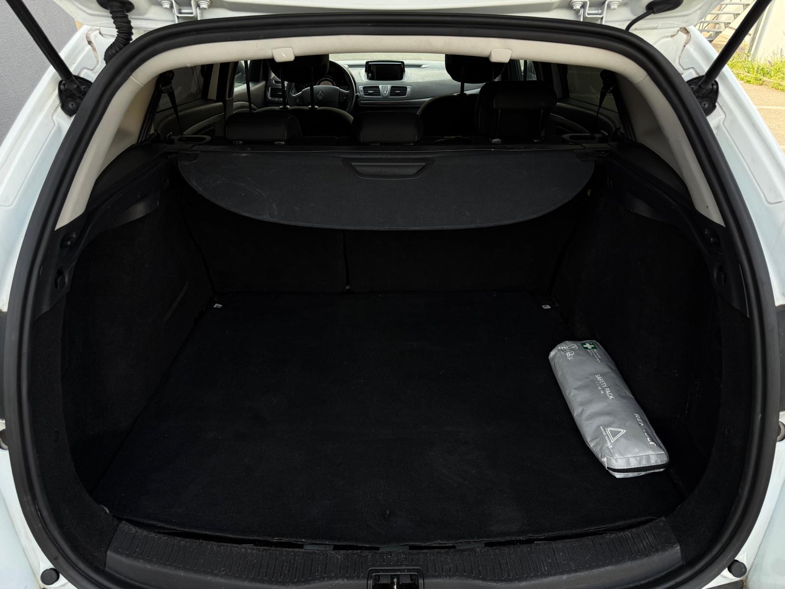 RENAULT Mégane Grandtour 1.5 dCi Expression EDC-image-14