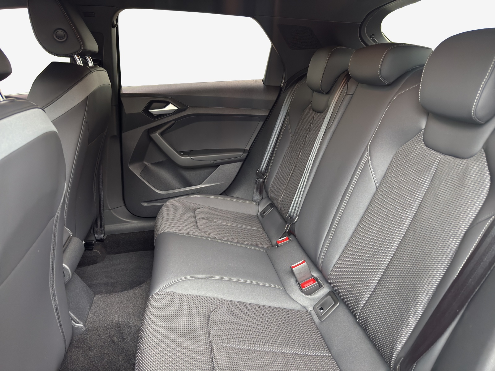AUDI A1 Sportback 30 TFSI Attraction S-tronic-image-11