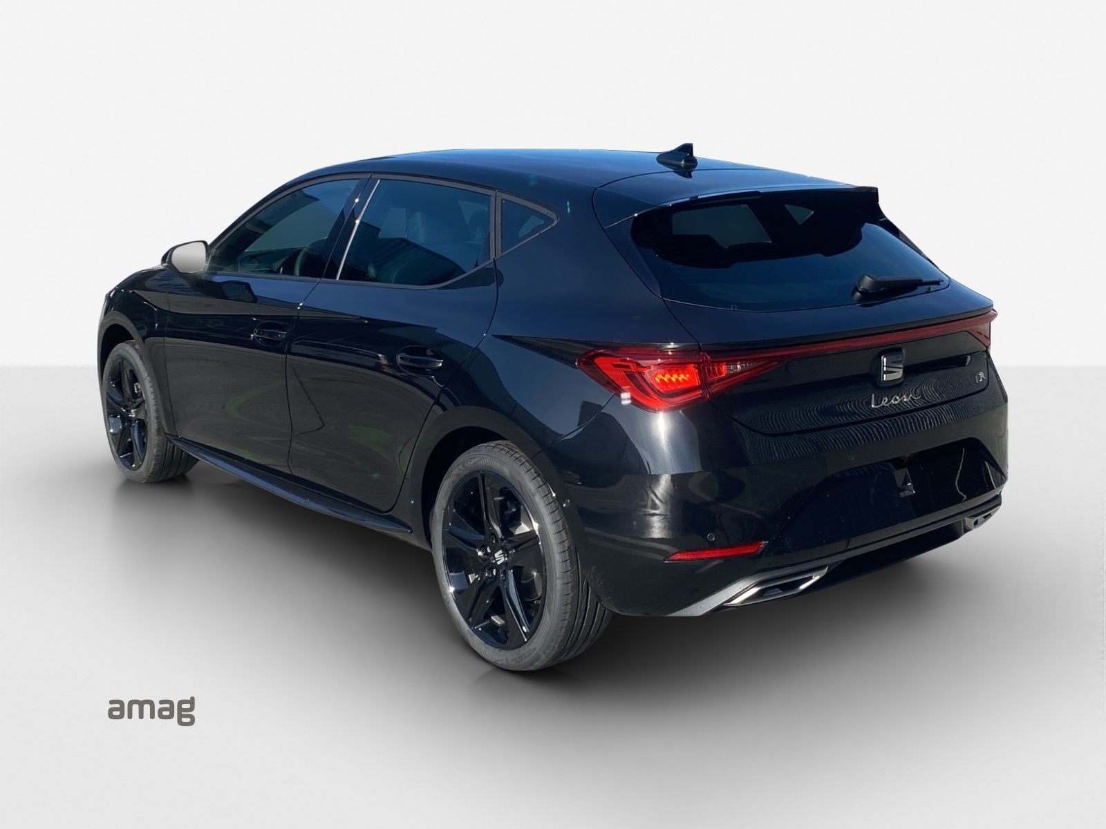 SEAT Leon 1.5 eTSI mHEV DSG 75 Edition-image-2