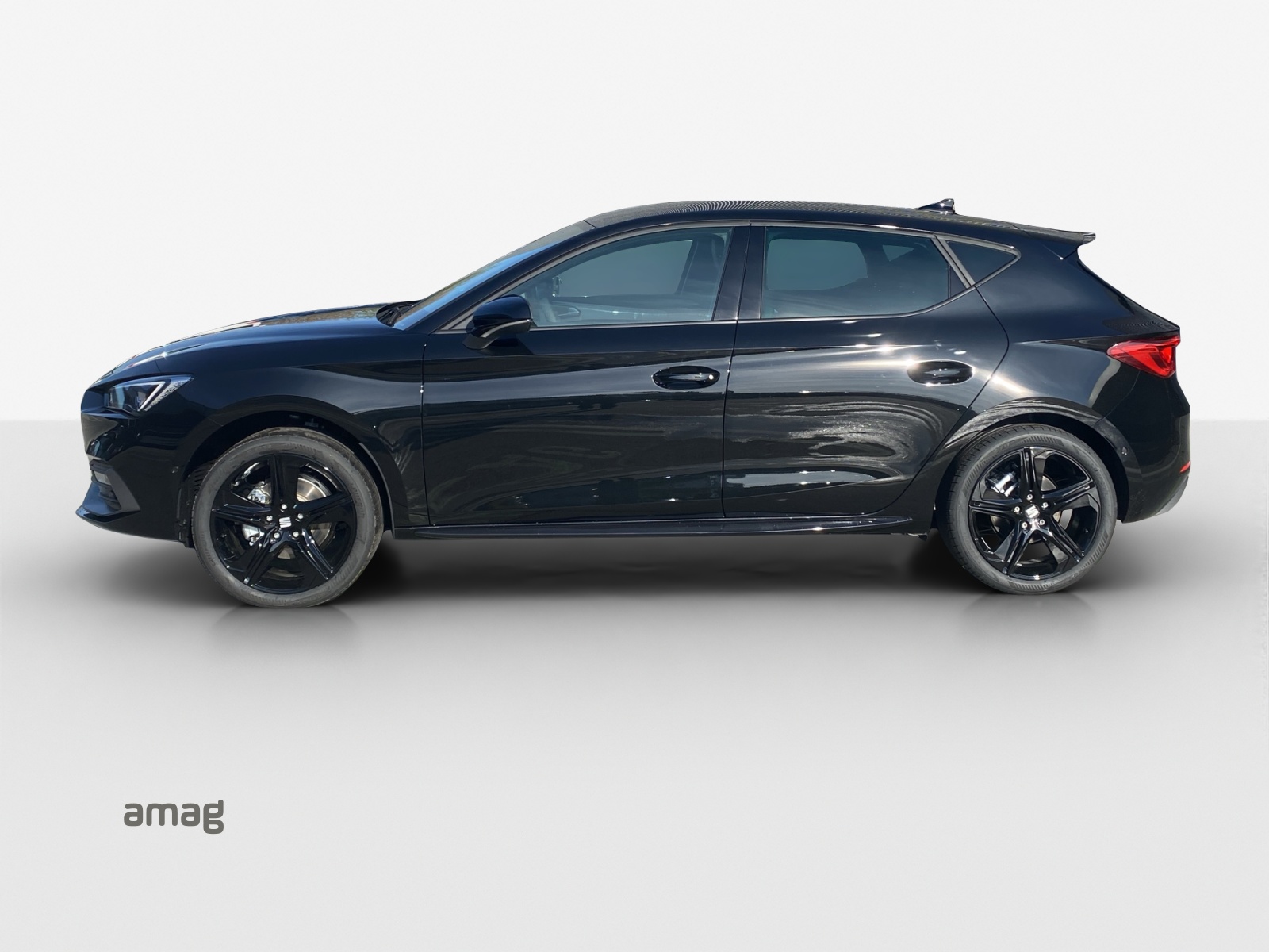 SEAT Leon 1.5 eTSI mHEV DSG 75 Edition-image-1