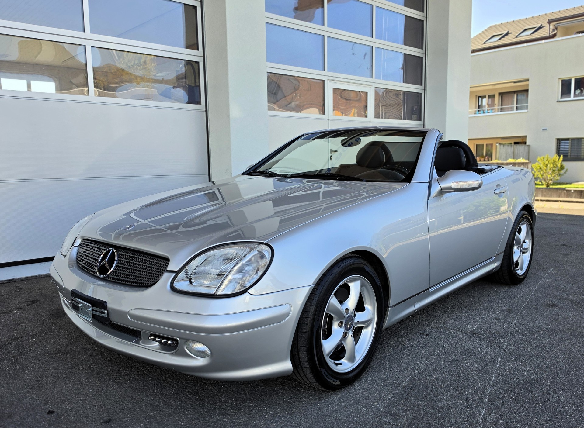 MERCEDES-BENZ SLK 320-showroom-element-1