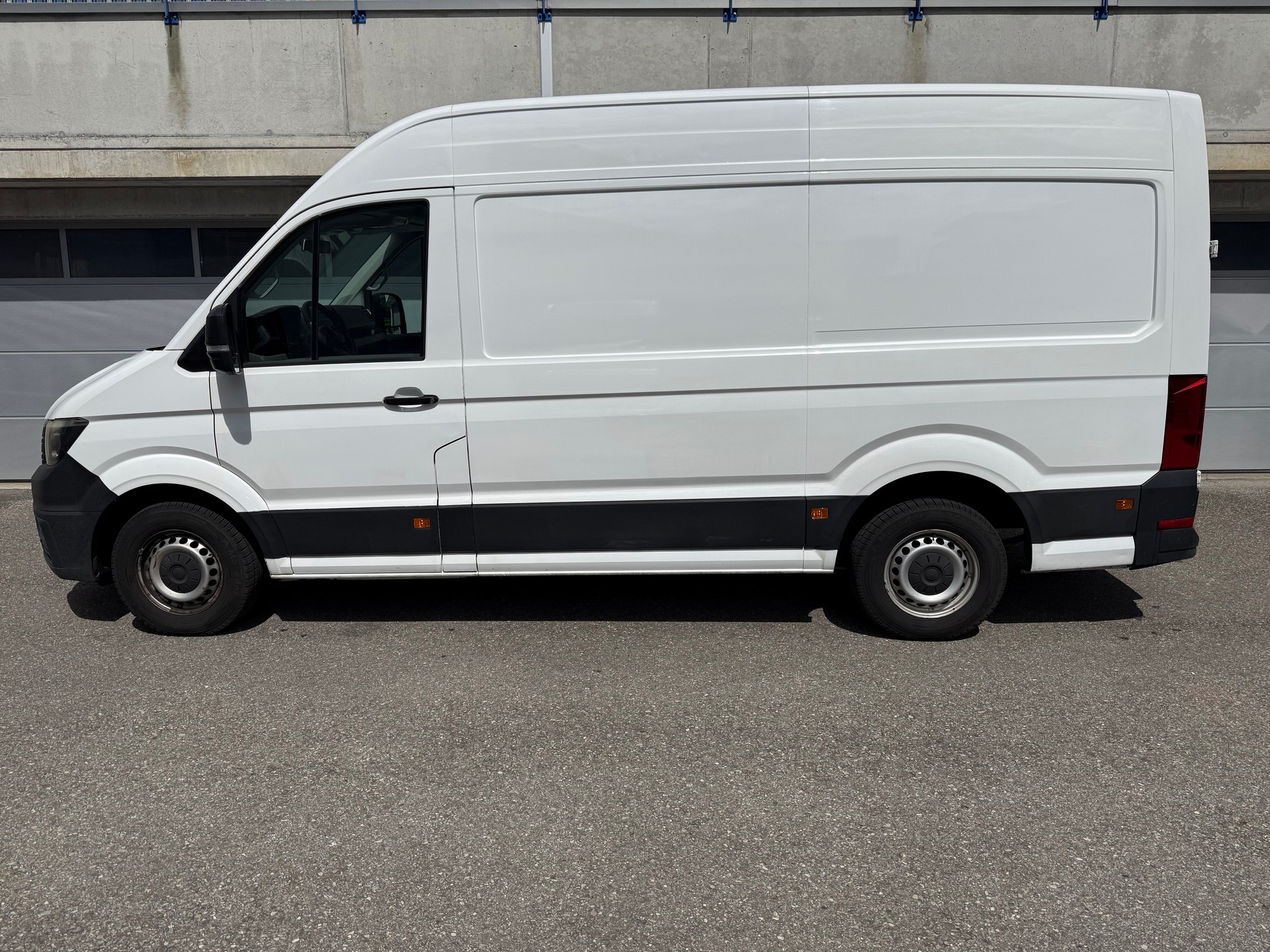VW Crafter 35 2.0 TDI L3 A-image-7