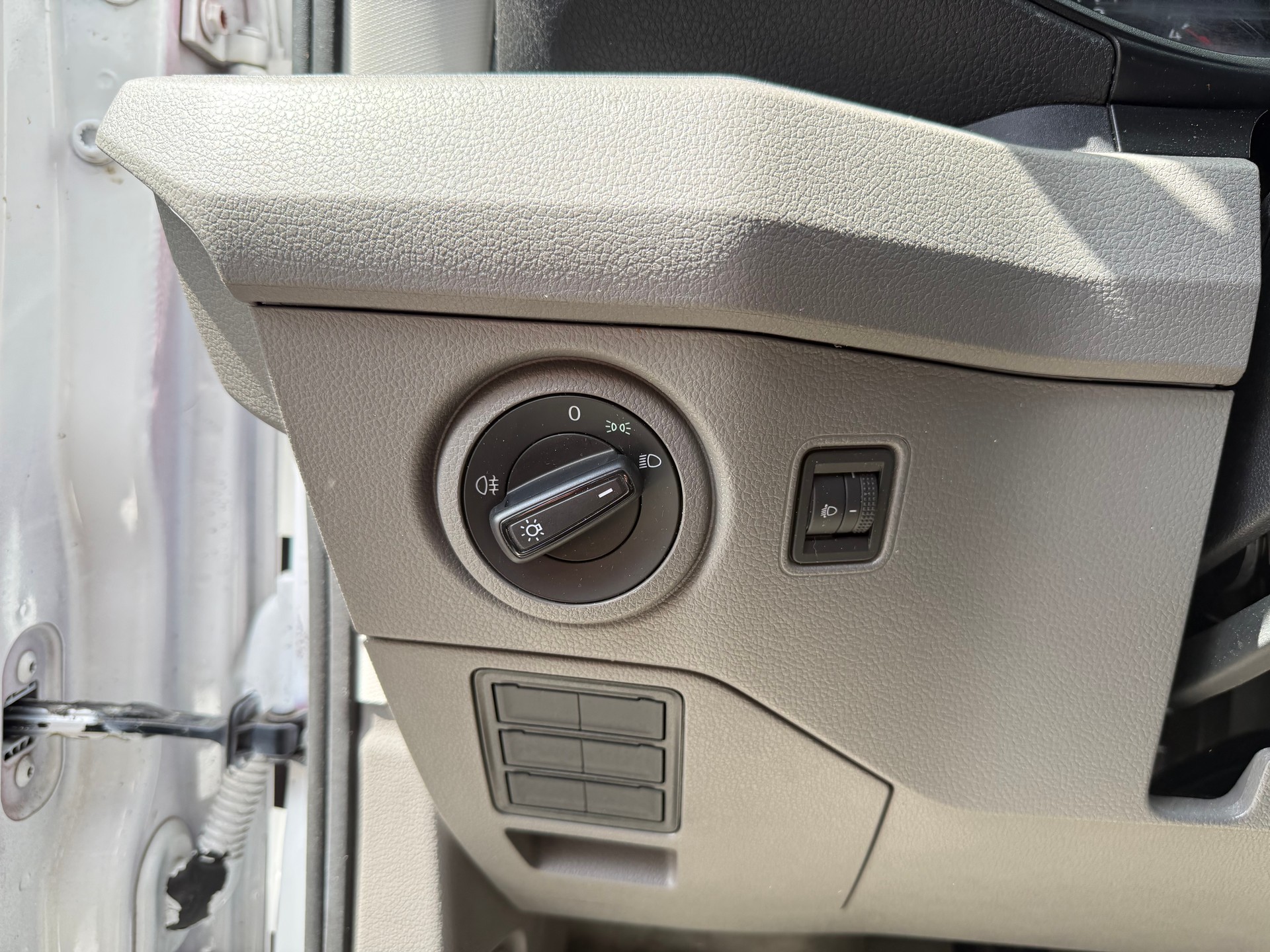 VW Crafter 35 2.0 TDI L3 A-image-18