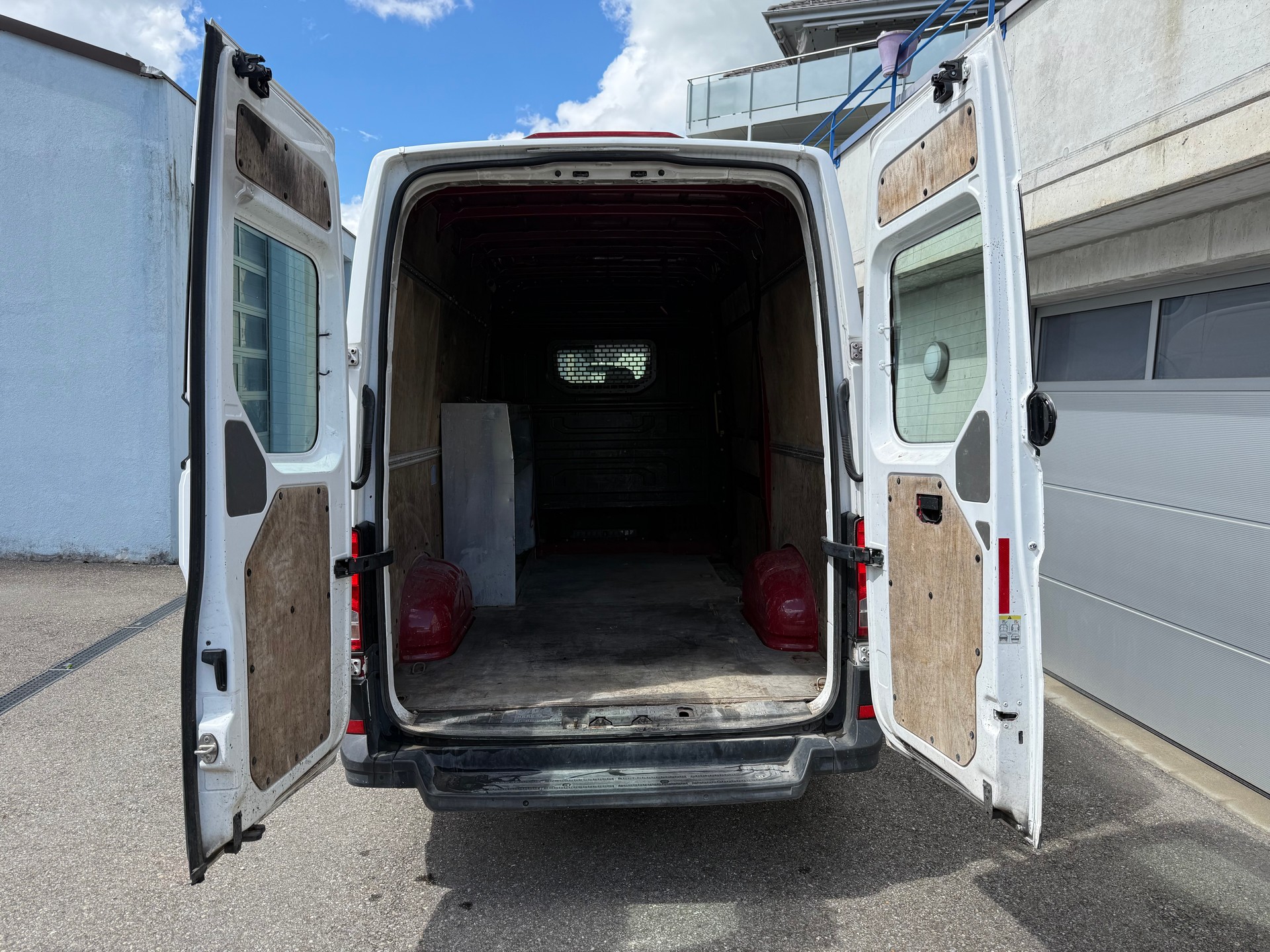 VW Crafter 35 2.0 TDI L3 A-image-19