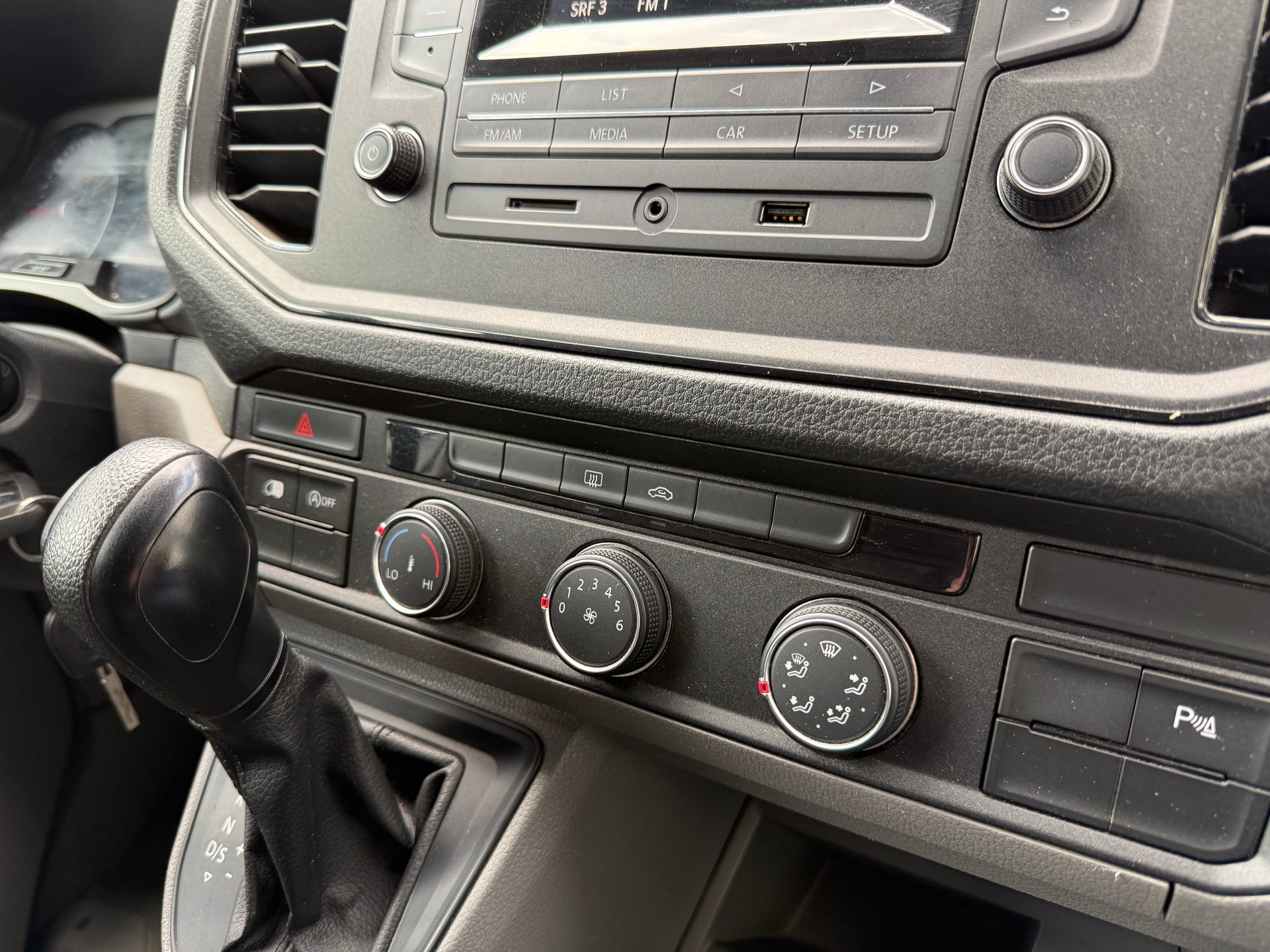 VW Crafter 35 2.0 TDI L3 A-image-12
