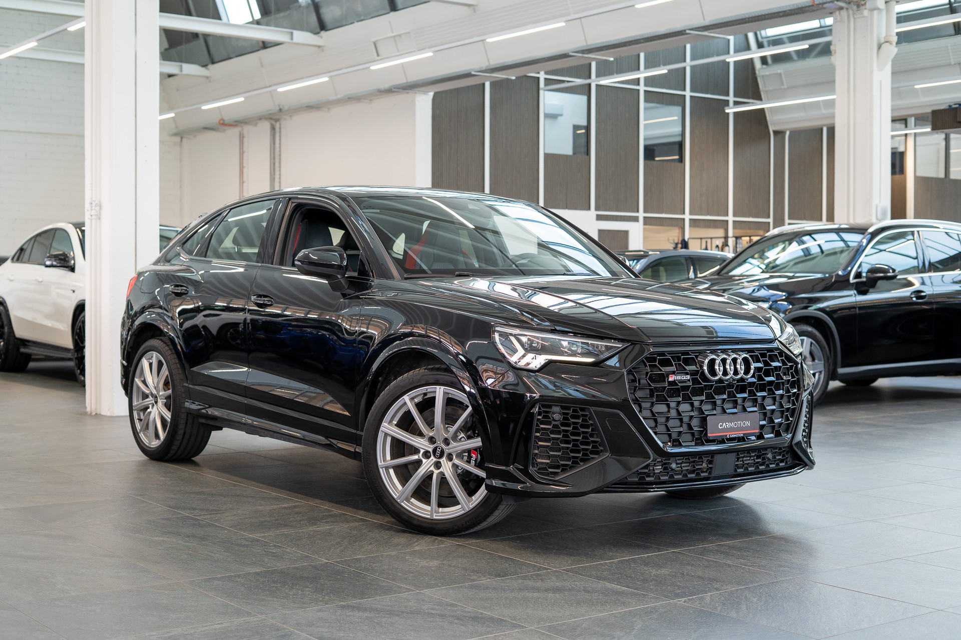 AUDI RS Q3 Sportback 2.5 TFSI quattro S-Tronic / Sportsitze / Alcantara-Lenkrad-image-2