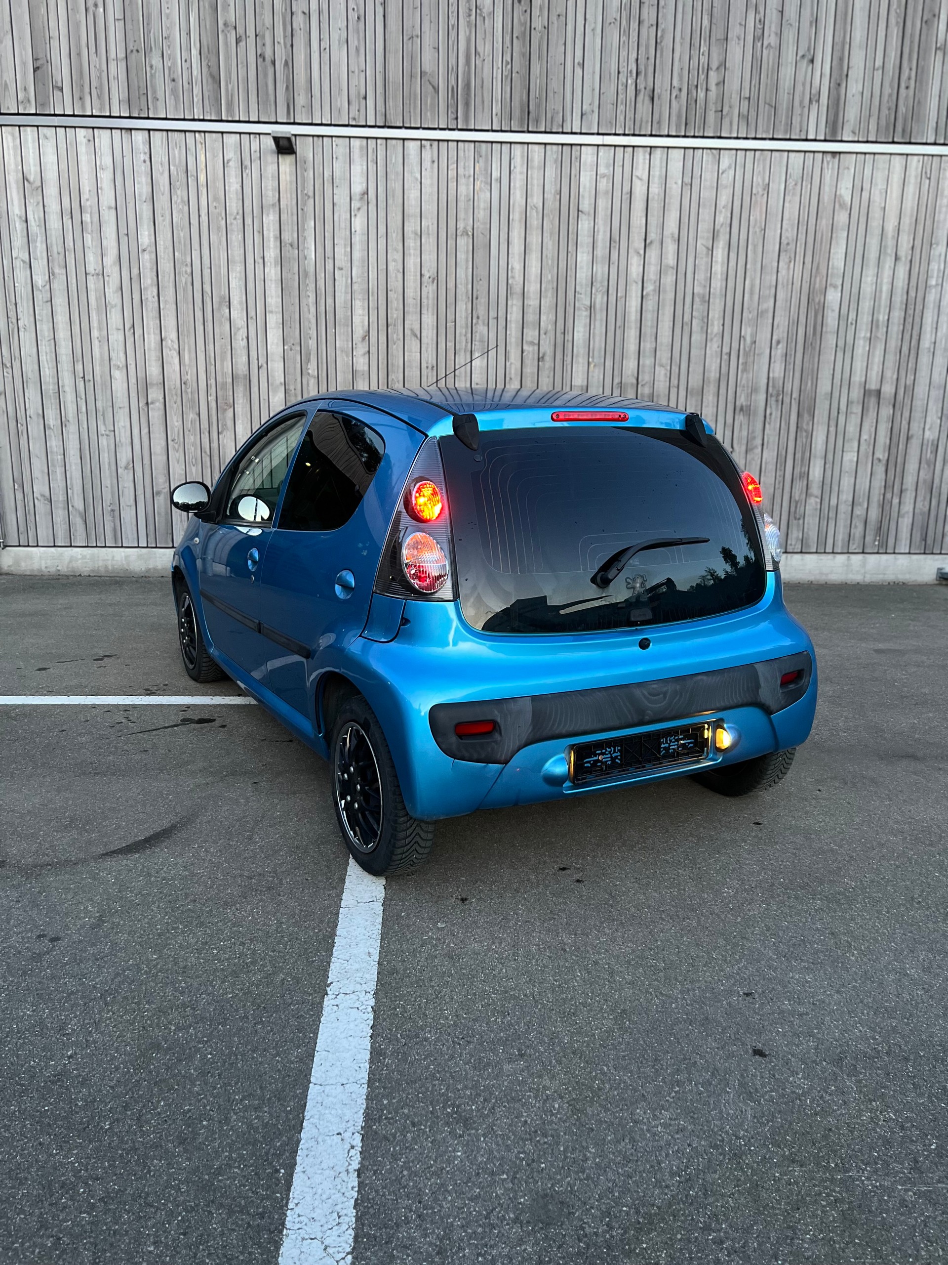 PEUGEOT 107 1.0 City Move 2-Tronic-image-4