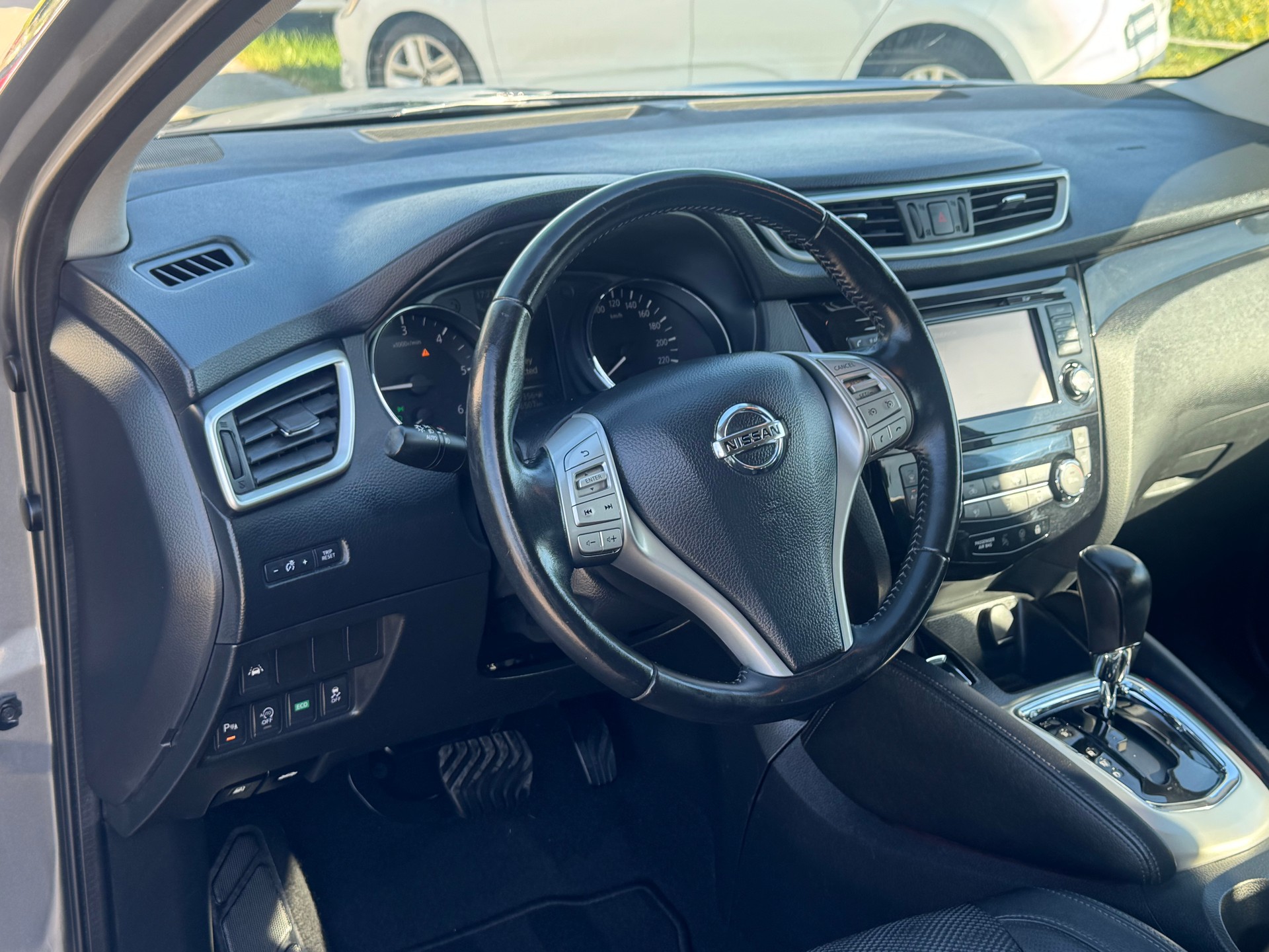NISSAN Qashqai 1.6 dCi tekna Xtronic CVT-image-6