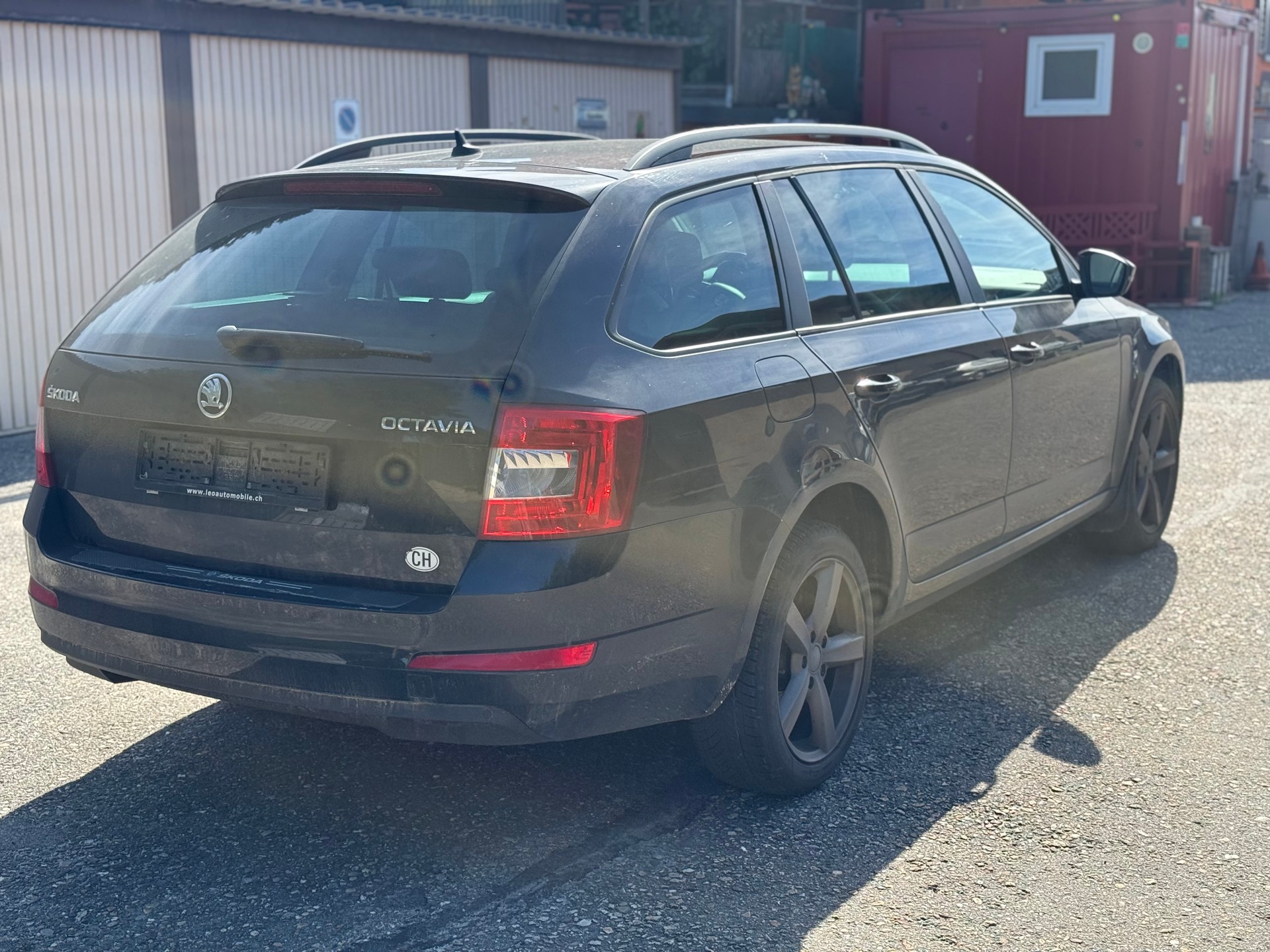 SKODA Octavia Combi 2.0 TDI Swiss Edition DSG-image-3