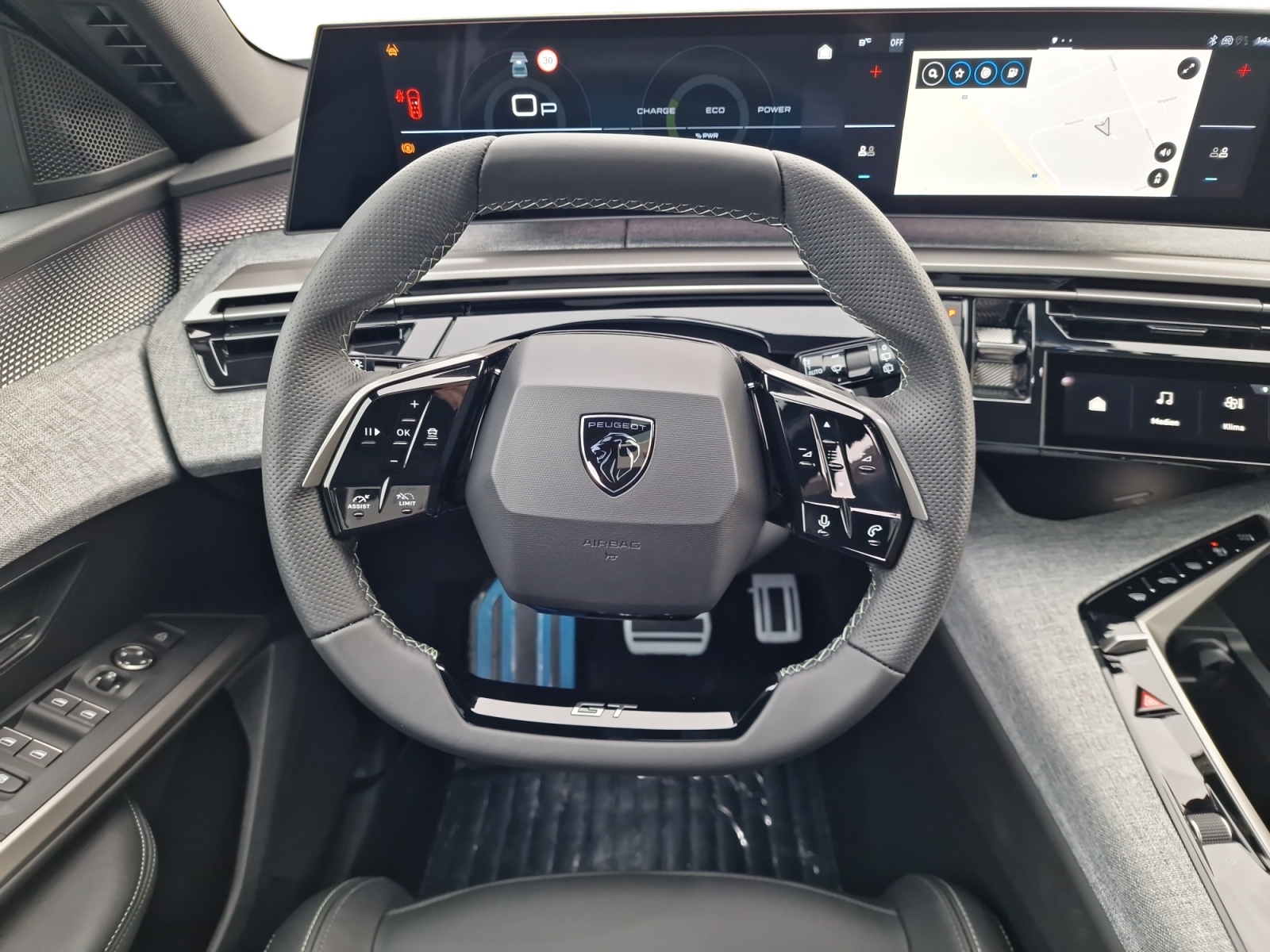 PEUGEOT 5008 1.2 Hybrid 145 GT 7-Sitzer Panorama AHK-image-12