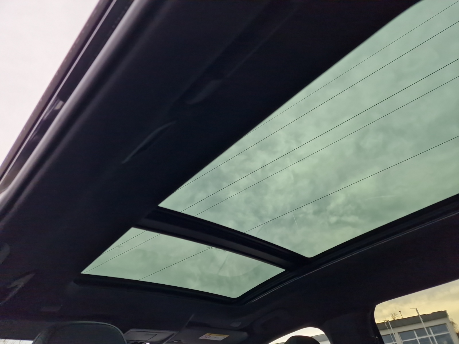 PEUGEOT 5008 1.2 Hybrid 145 GT 7-Sitzer Panorama AHK-image-19