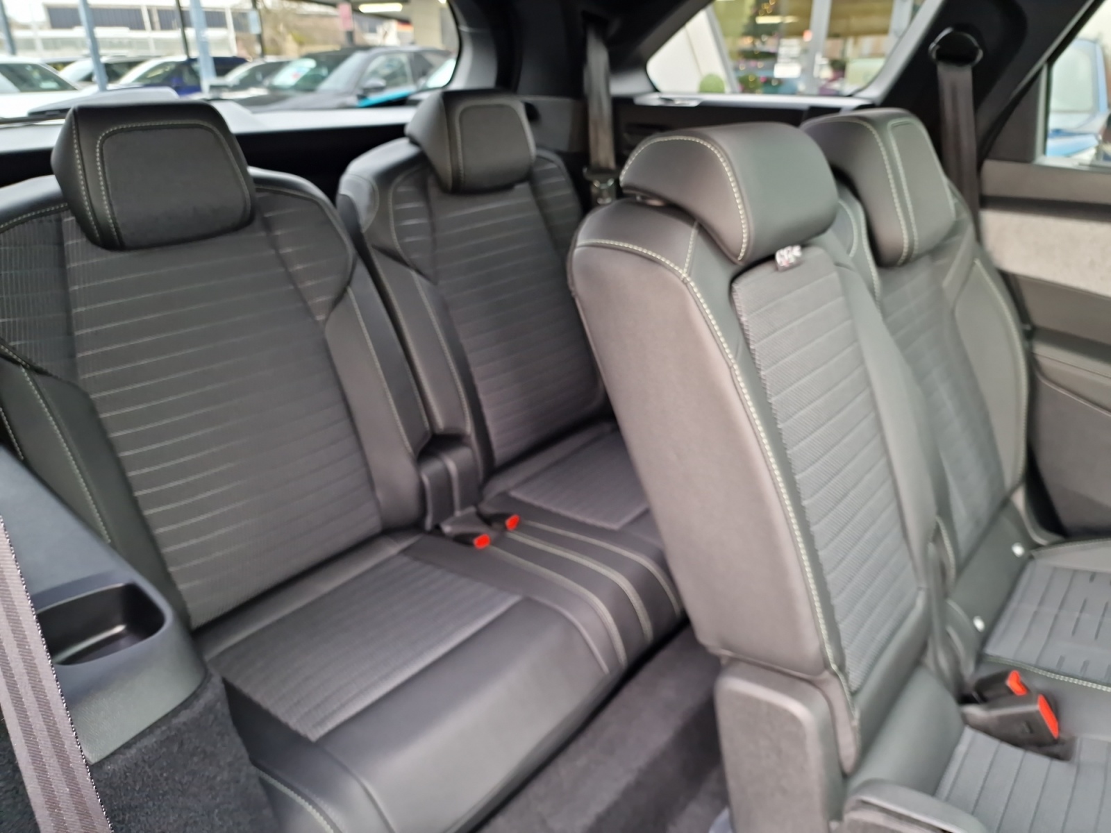 PEUGEOT 5008 1.2 Hybrid 145 GT 7-Sitzer Panorama AHK-image-21