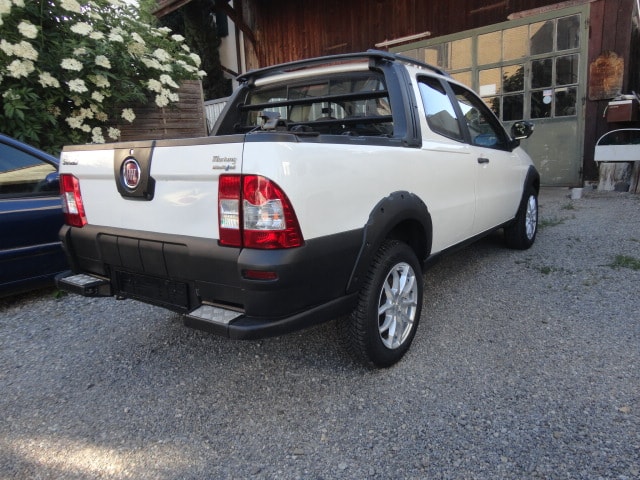 FIAT Strada Pick-up-image-2