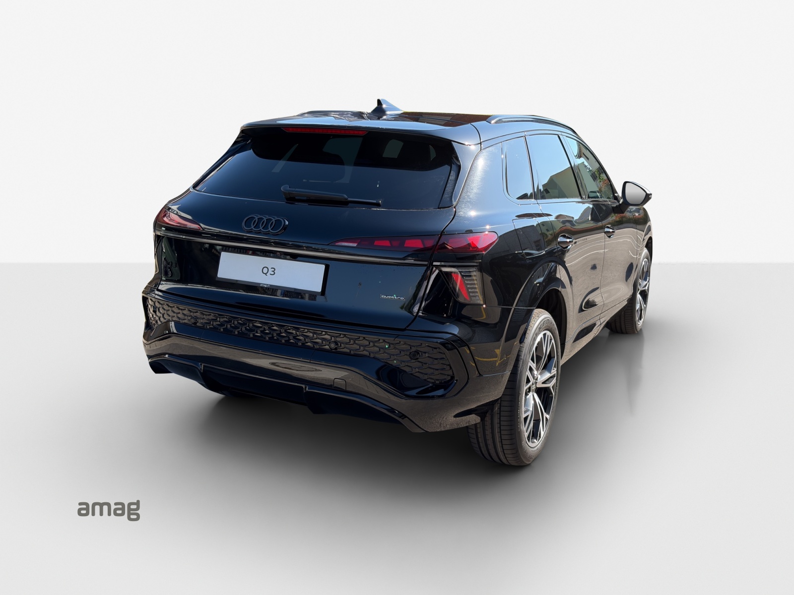 AUDI Q3 SUV TFSI quattro 150 kW S tronic-image-4