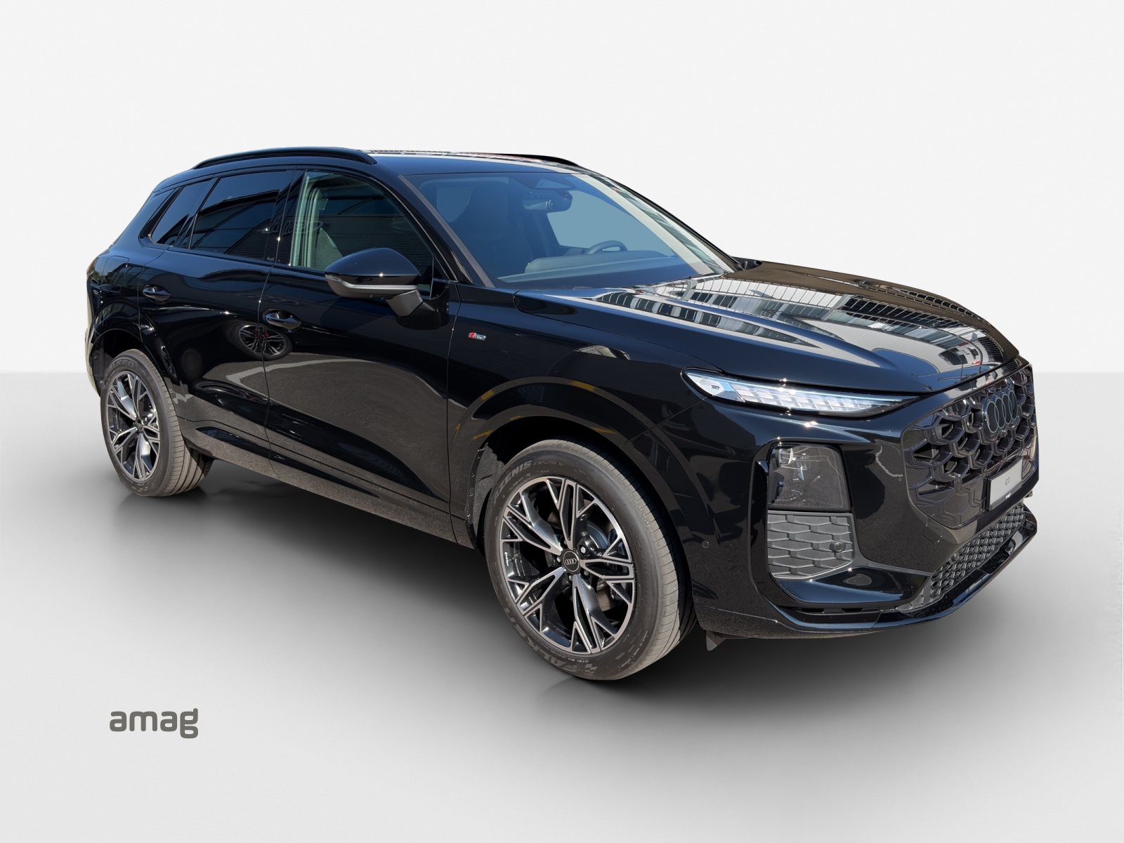 AUDI Q3 SUV TFSI quattro 150 kW S tronic-image-5
