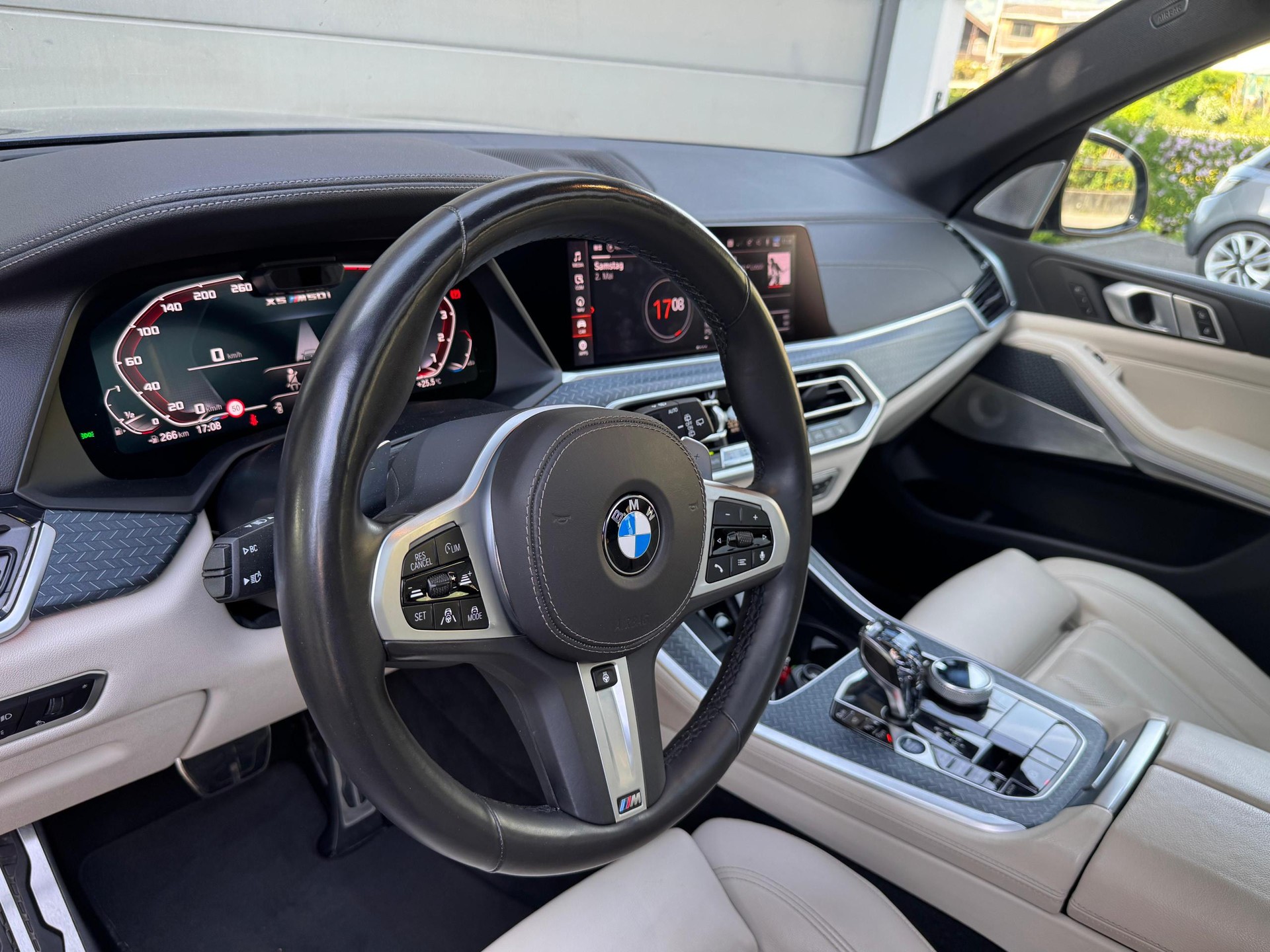 BMW X5 xDrive M50i Steptronic-image-5