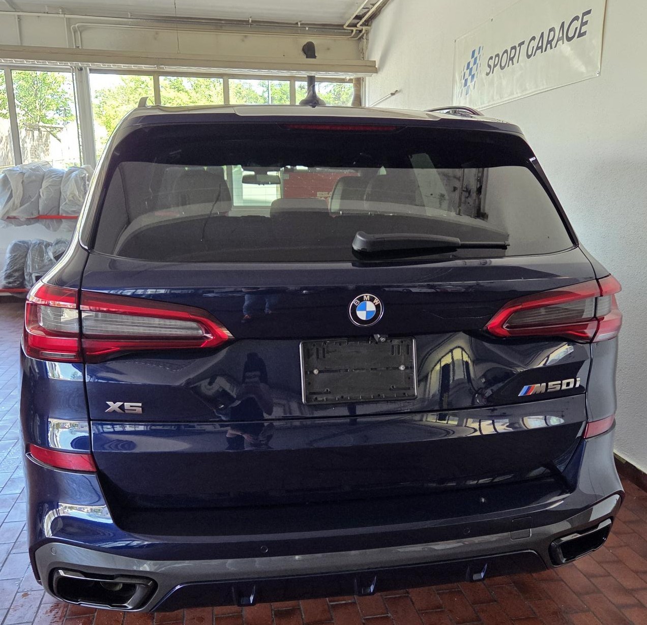 BMW X5 xDrive M50i Steptronic-image-2