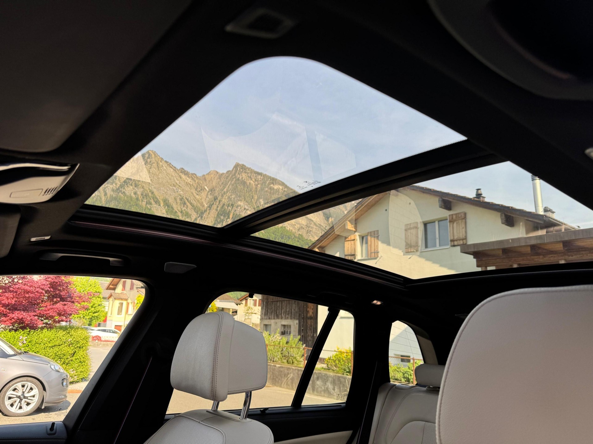BMW X5 xDrive M50i Steptronic-image-11