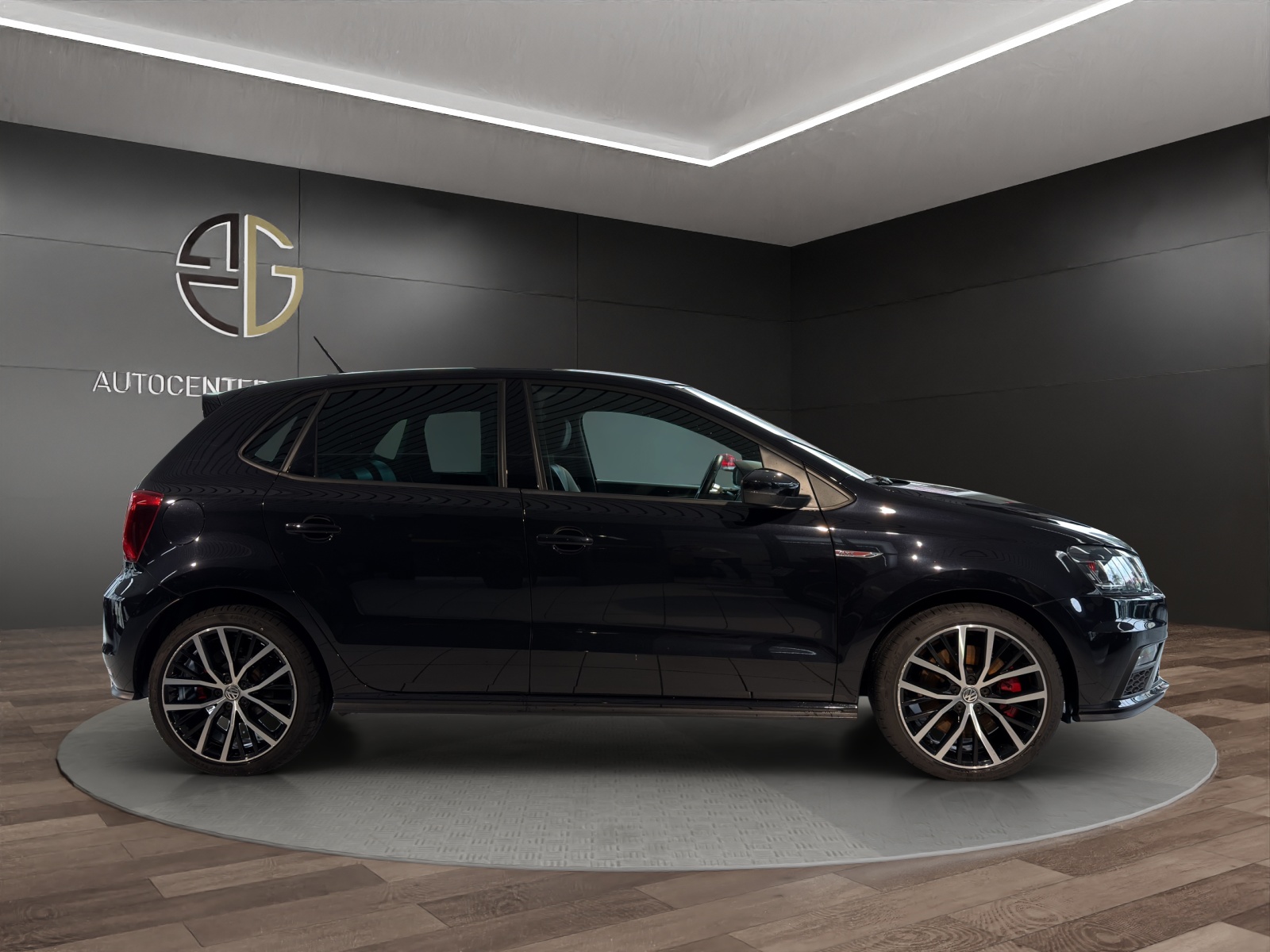 VW Polo 1.8 TSI GTI-image-4