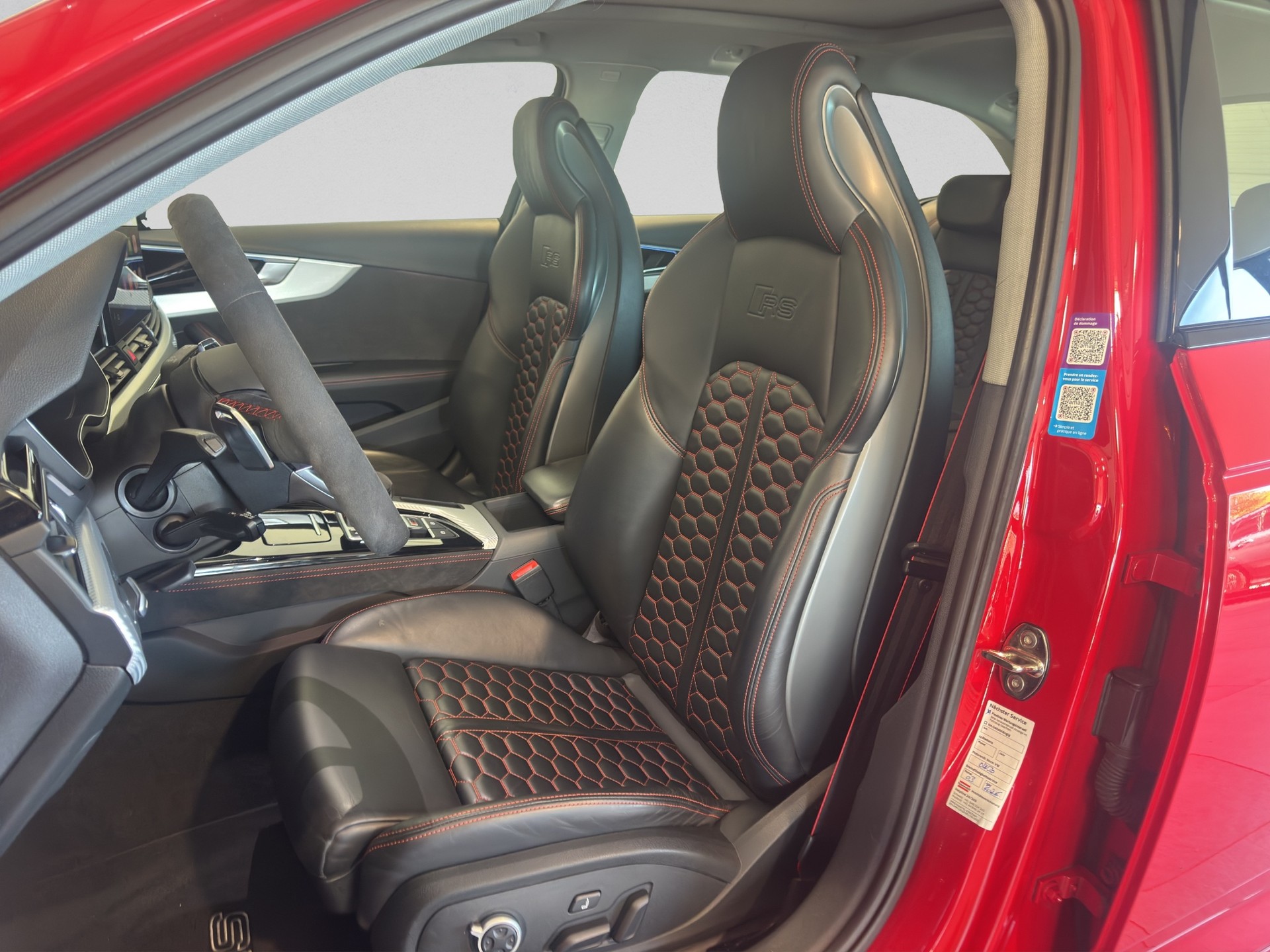 AUDI RS4 Avant quattro tiptronic-image-9