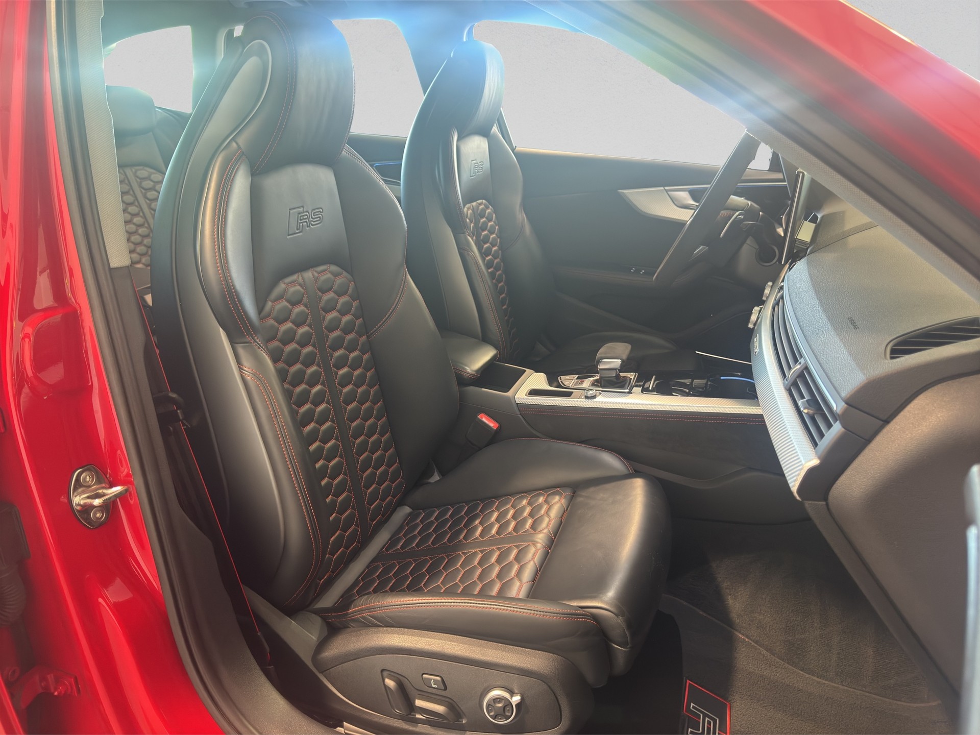AUDI RS4 Avant quattro tiptronic-image-15