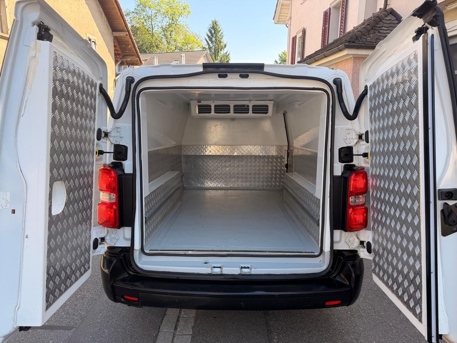 TOYOTA Proace 2.0D Glass Van Long Active Kühlwagen-image-10