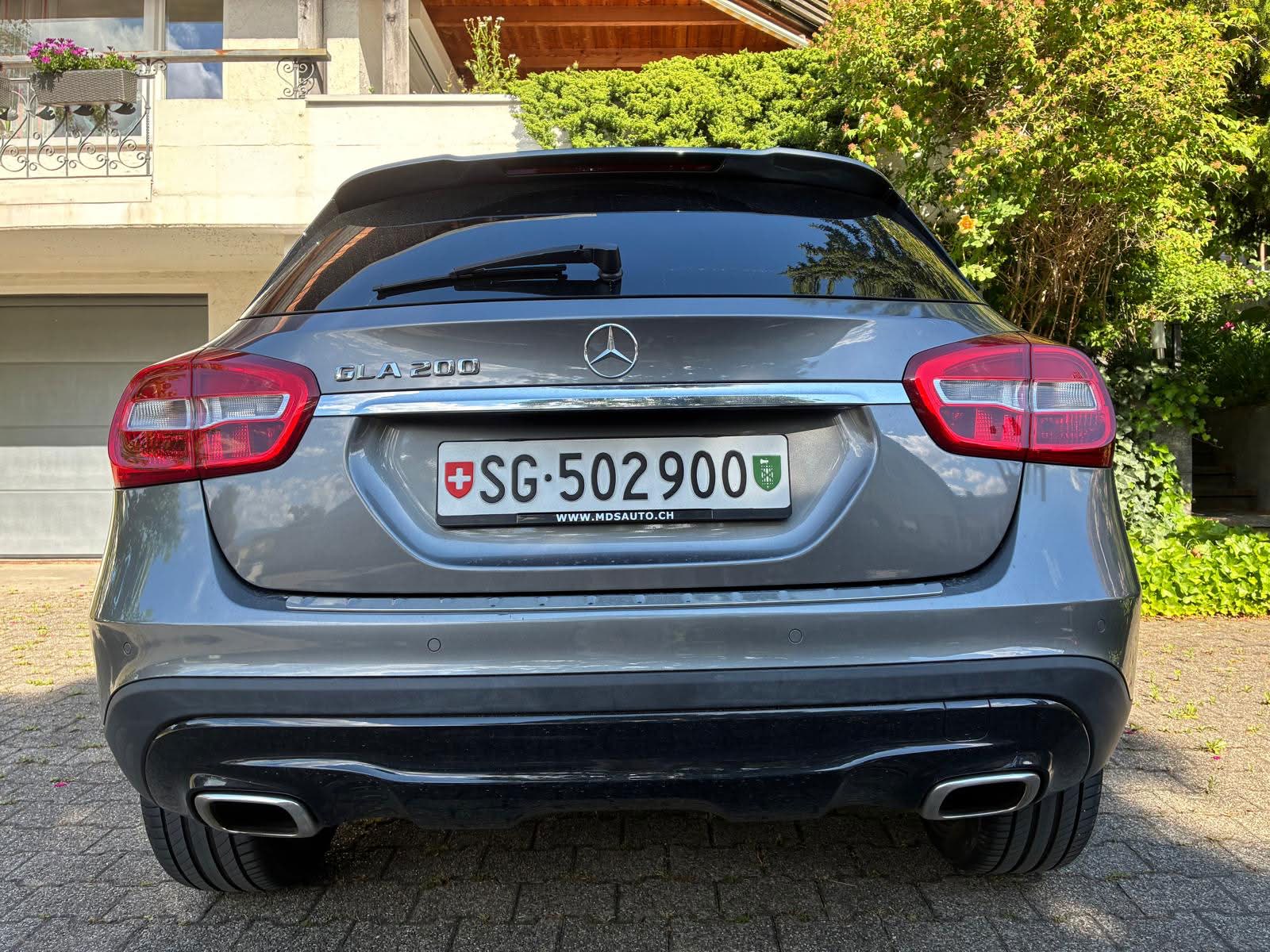 MERCEDES-BENZ GLA 200-image-2