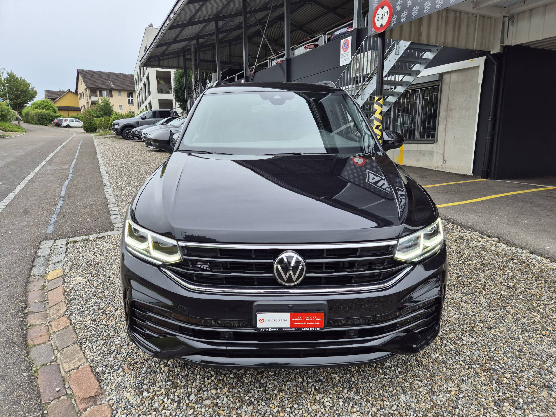 VW Tiguan 2.0 TSI R-Line DSG Black Style-image-2