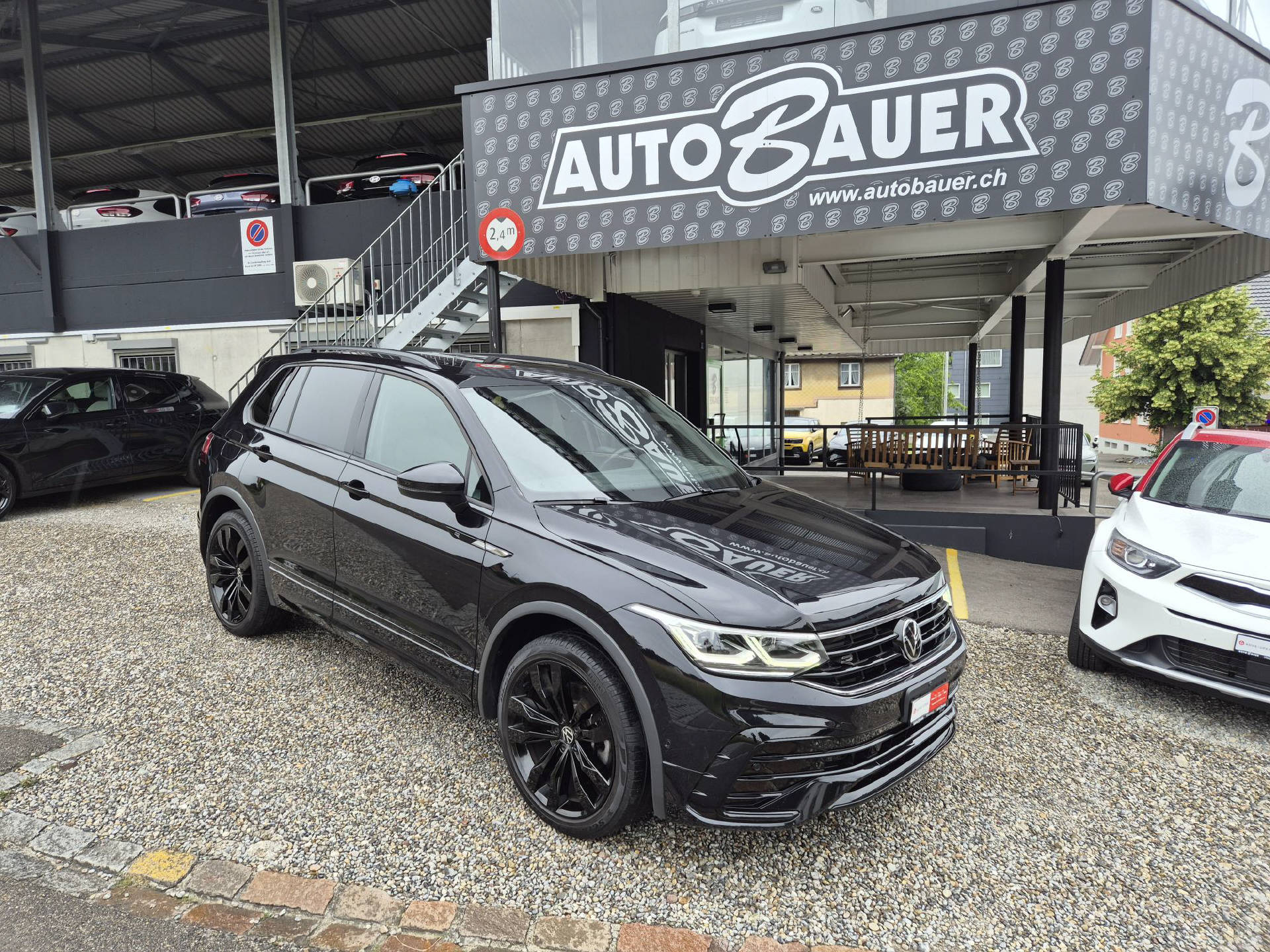 VW Tiguan 2.0 TSI R-Line DSG Black Style-image-0