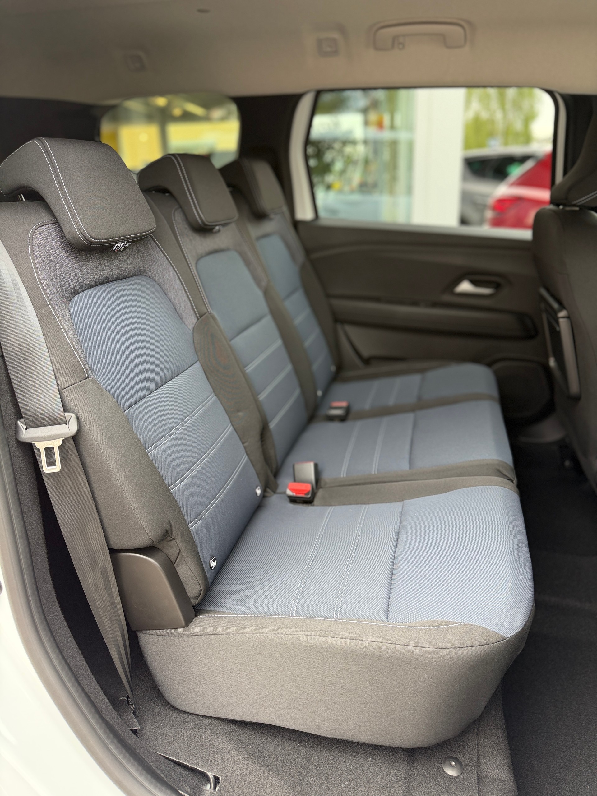 DACIA Jogger HEV 155 Journey-image-7