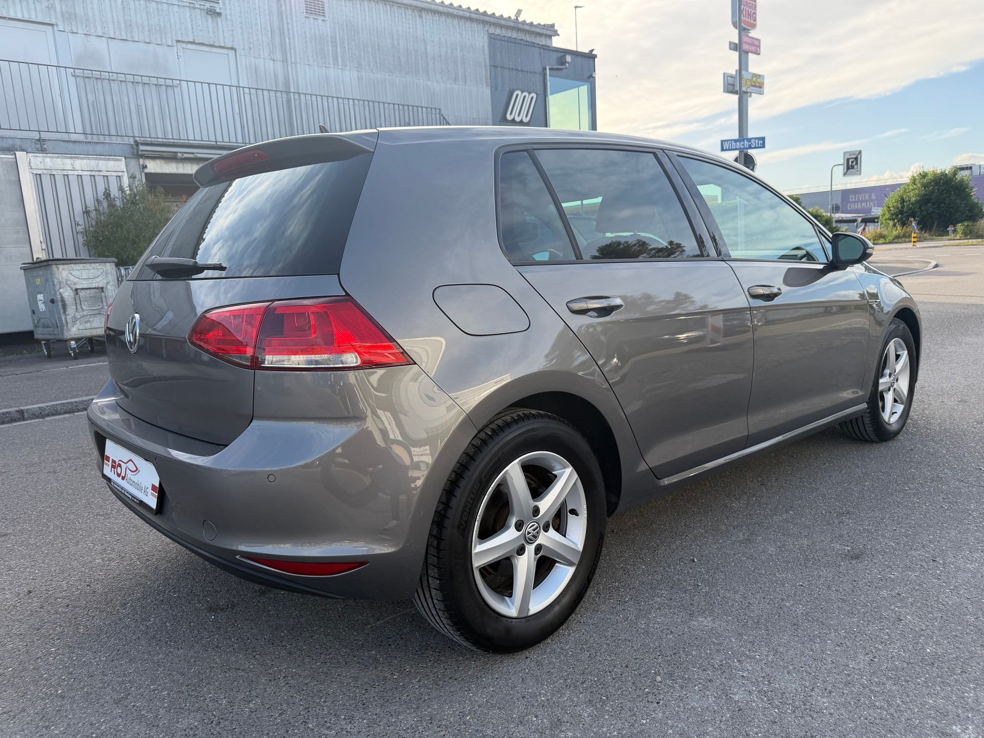 VW Golf 2.0 TDI Lounge DSG-image-4