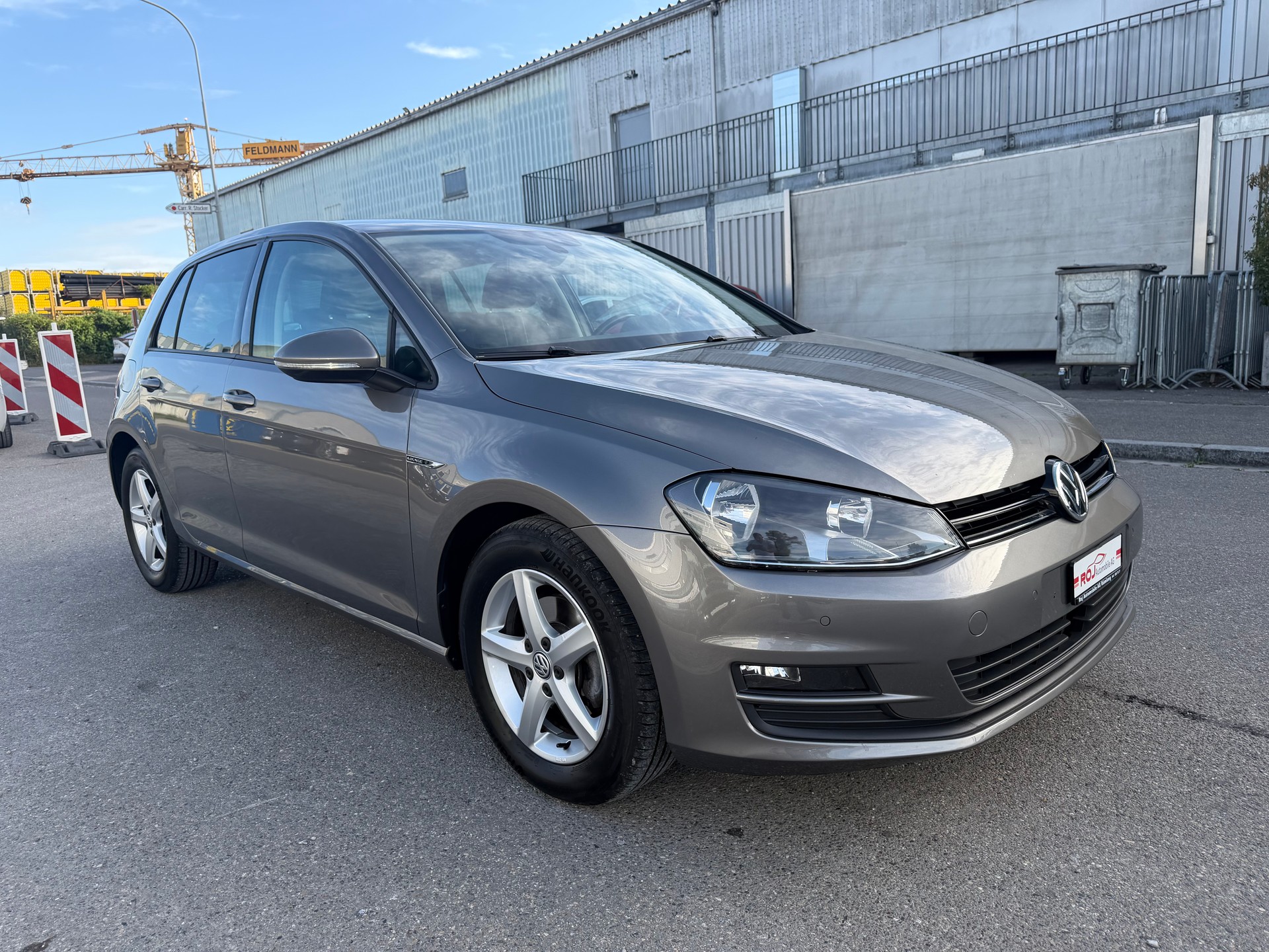 VW Golf 2.0 TDI Lounge DSG-image-3