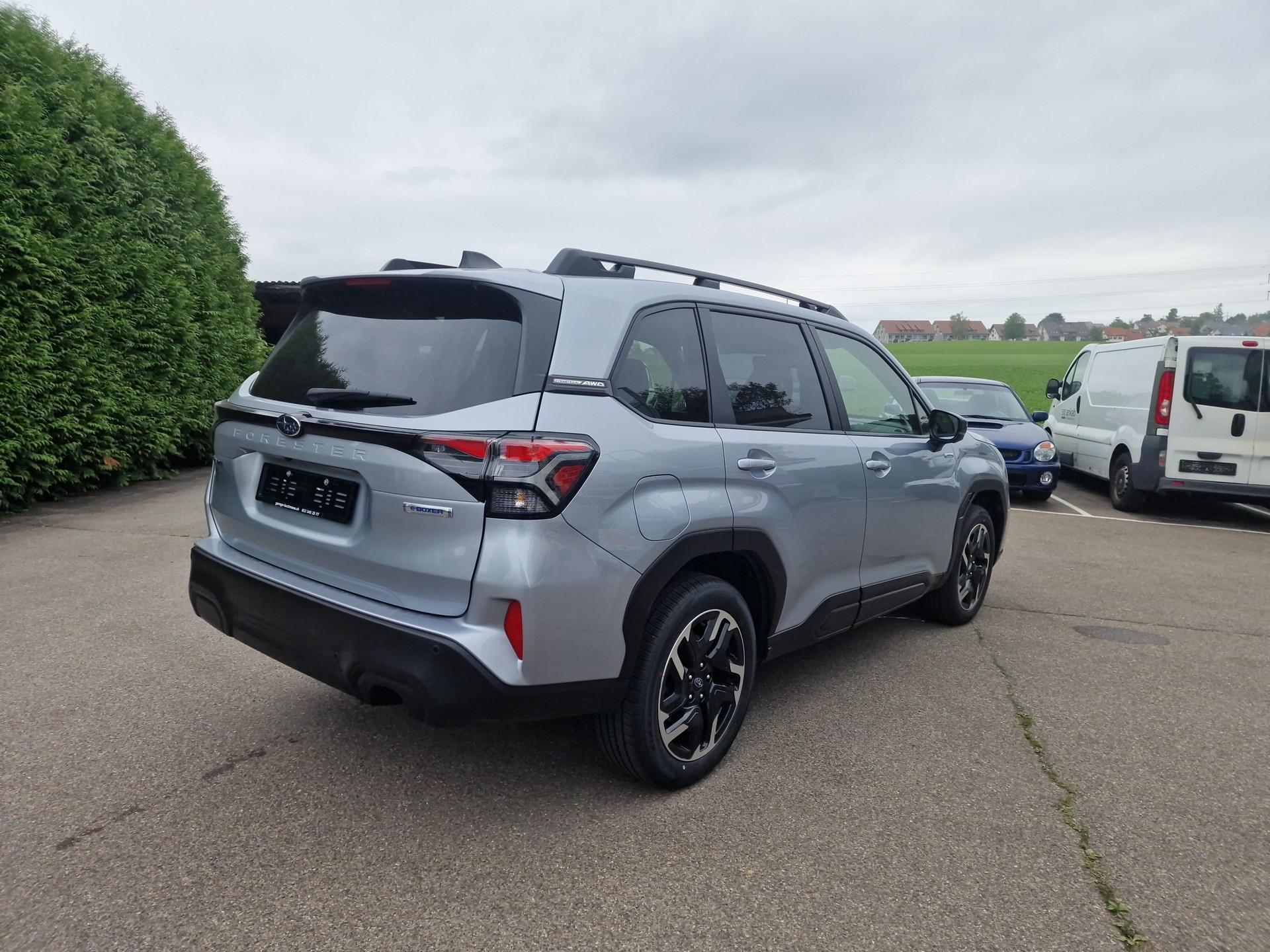 SUBARU Forester Station 2.0i e-Boxer Swiss Plus-image-4
