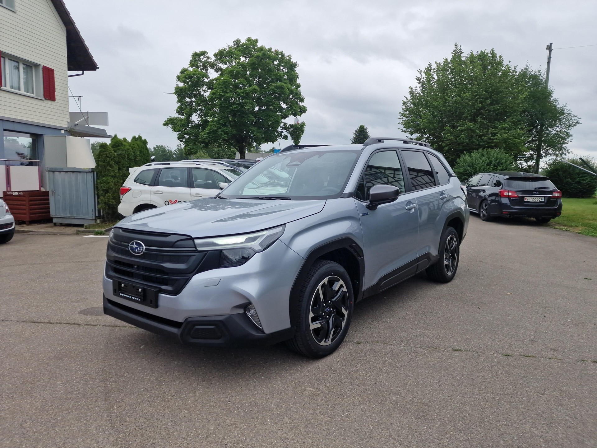 SUBARU Forester Station 2.0i e-Boxer Swiss Plus