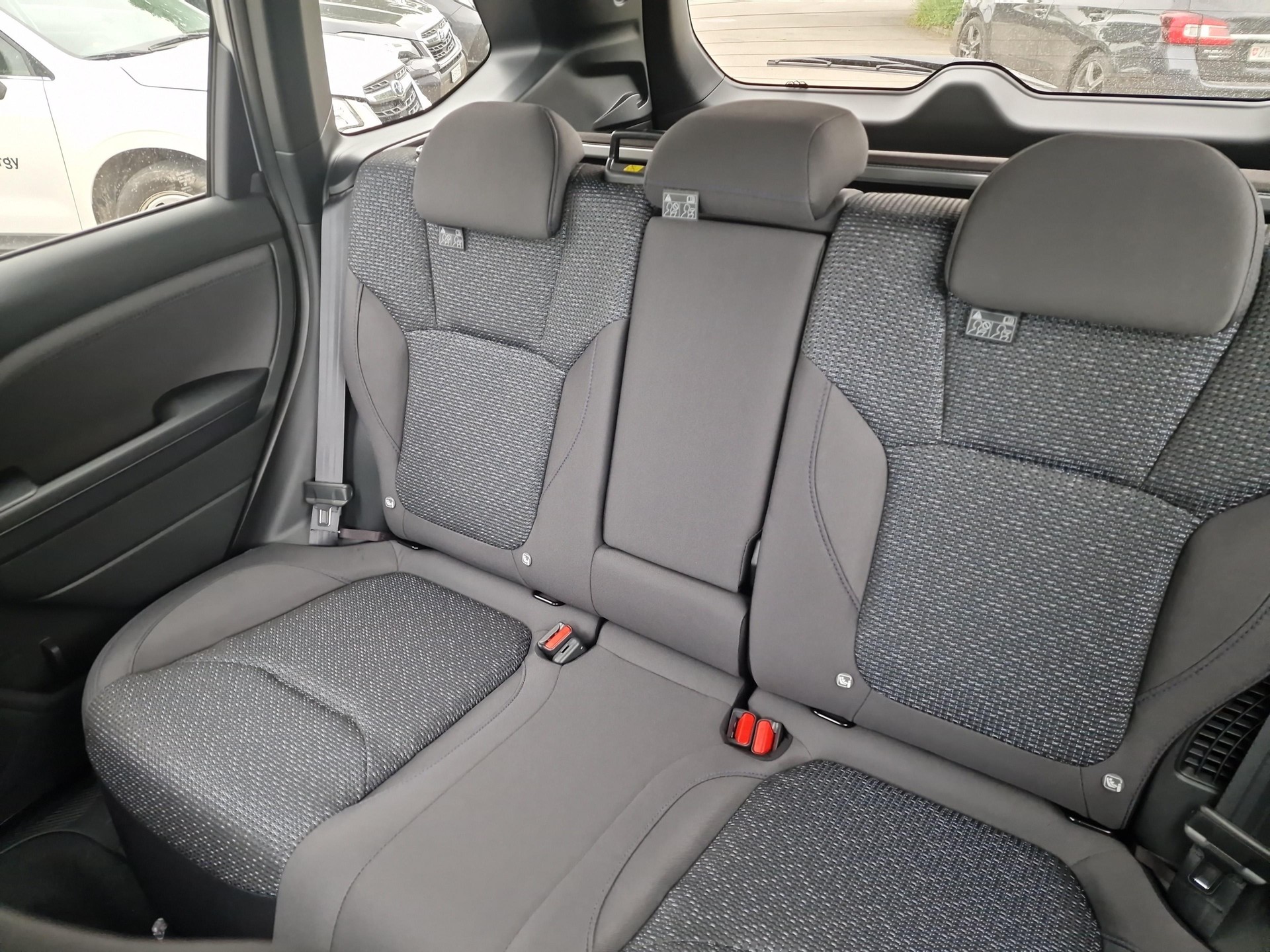 SUBARU Forester Station 2.0i e-Boxer Swiss Plus-image-10