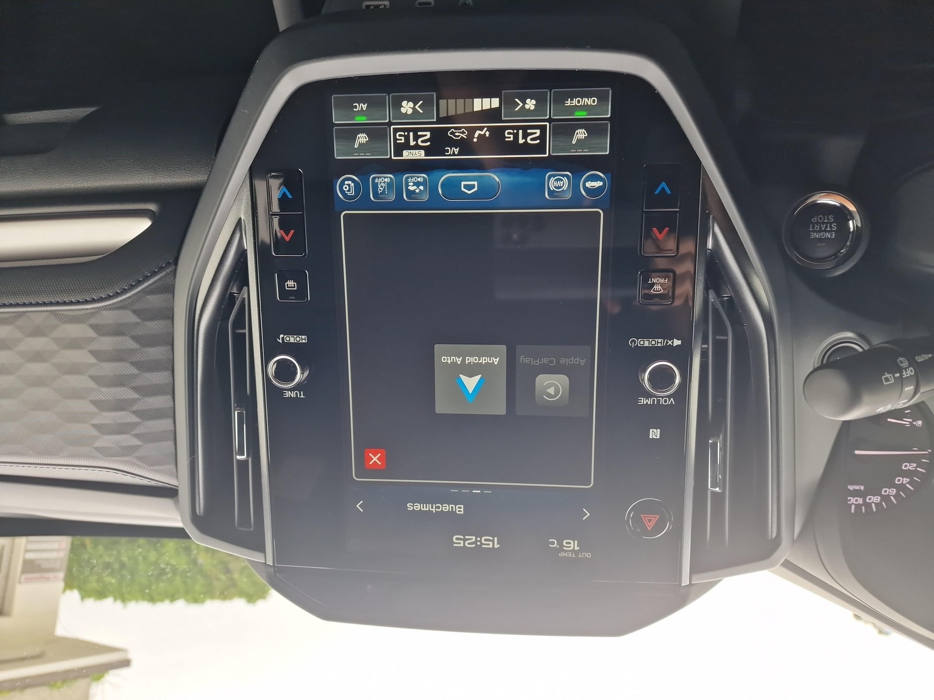 SUBARU Forester Station 2.0i e-Boxer Swiss Plus-image-13