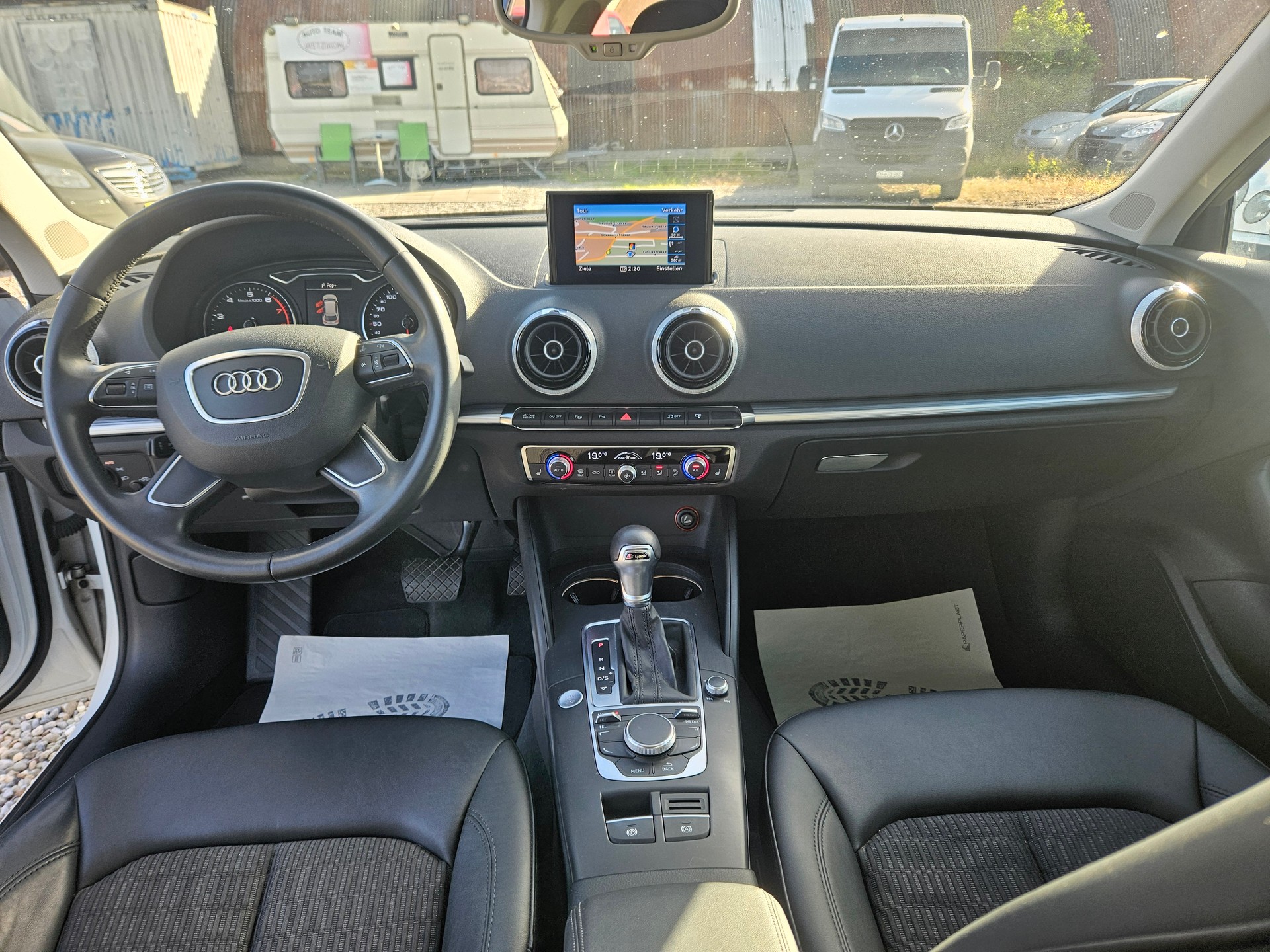 AUDI A3 Sportback 1.4 TFSI Ambition S-tronic-image-9